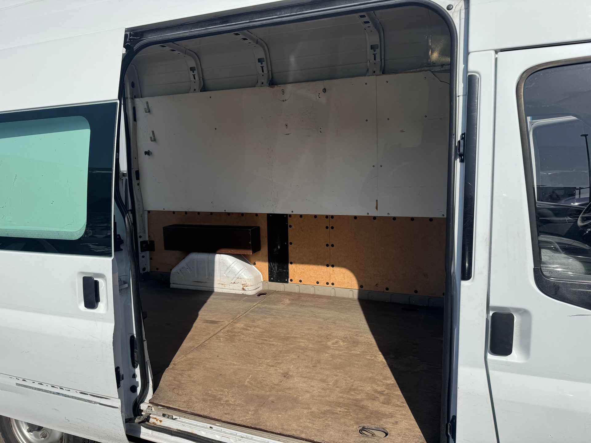 FORD Transit 2.2 TDCi 300 L-image-11