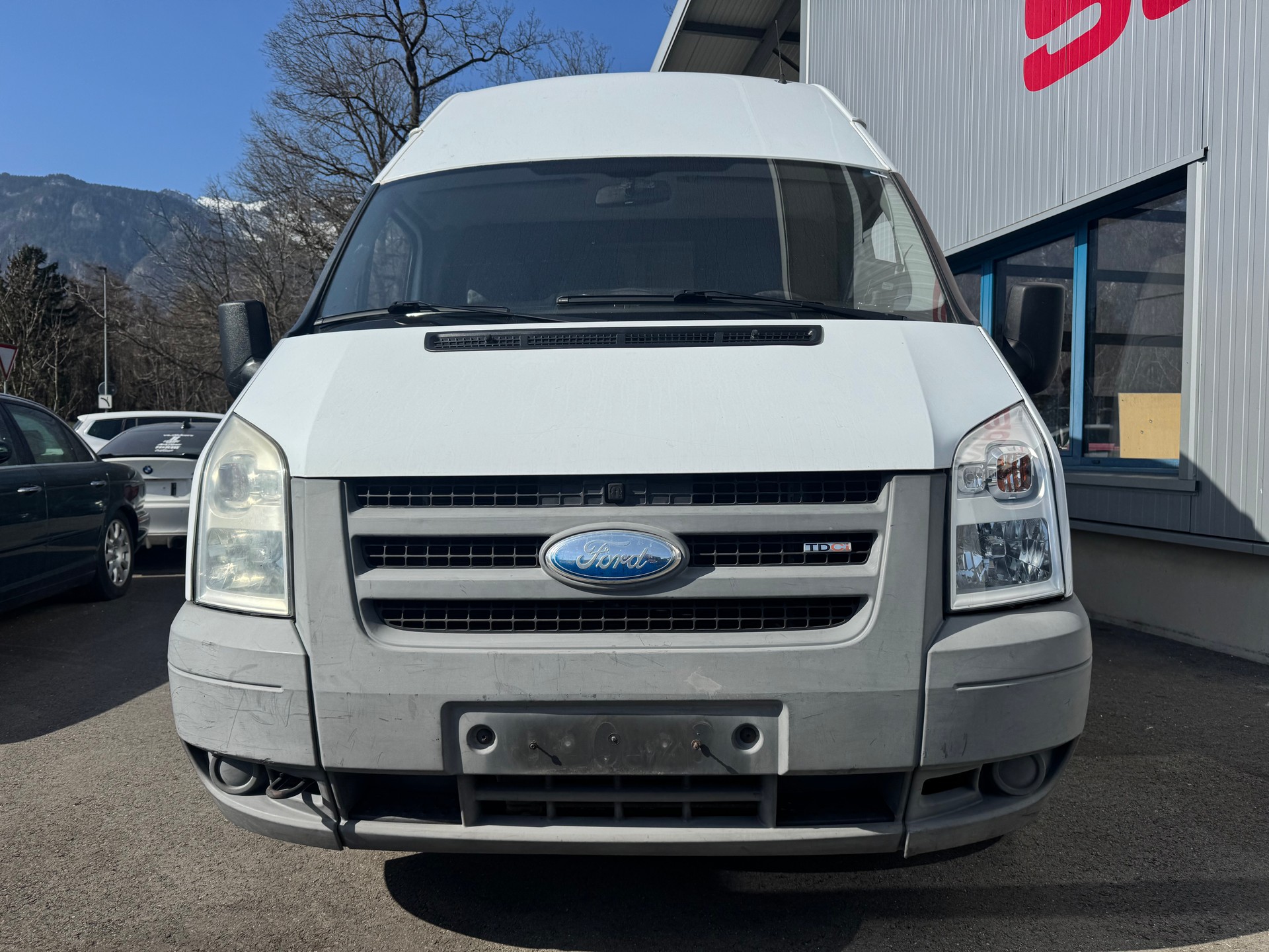 FORD Transit 2.2 TDCi 300 L-showroom-element-1