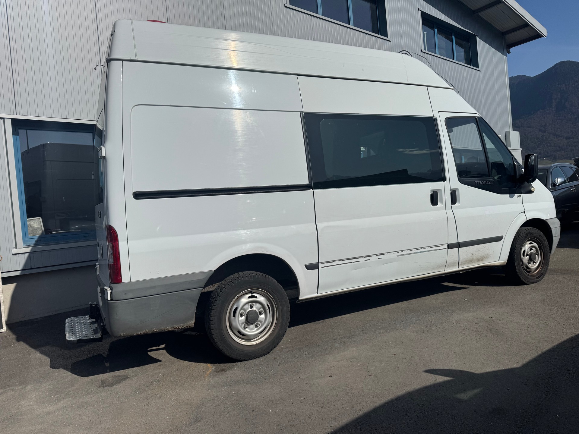 FORD Transit 2.2 TDCi 300 L-showroom-element-3