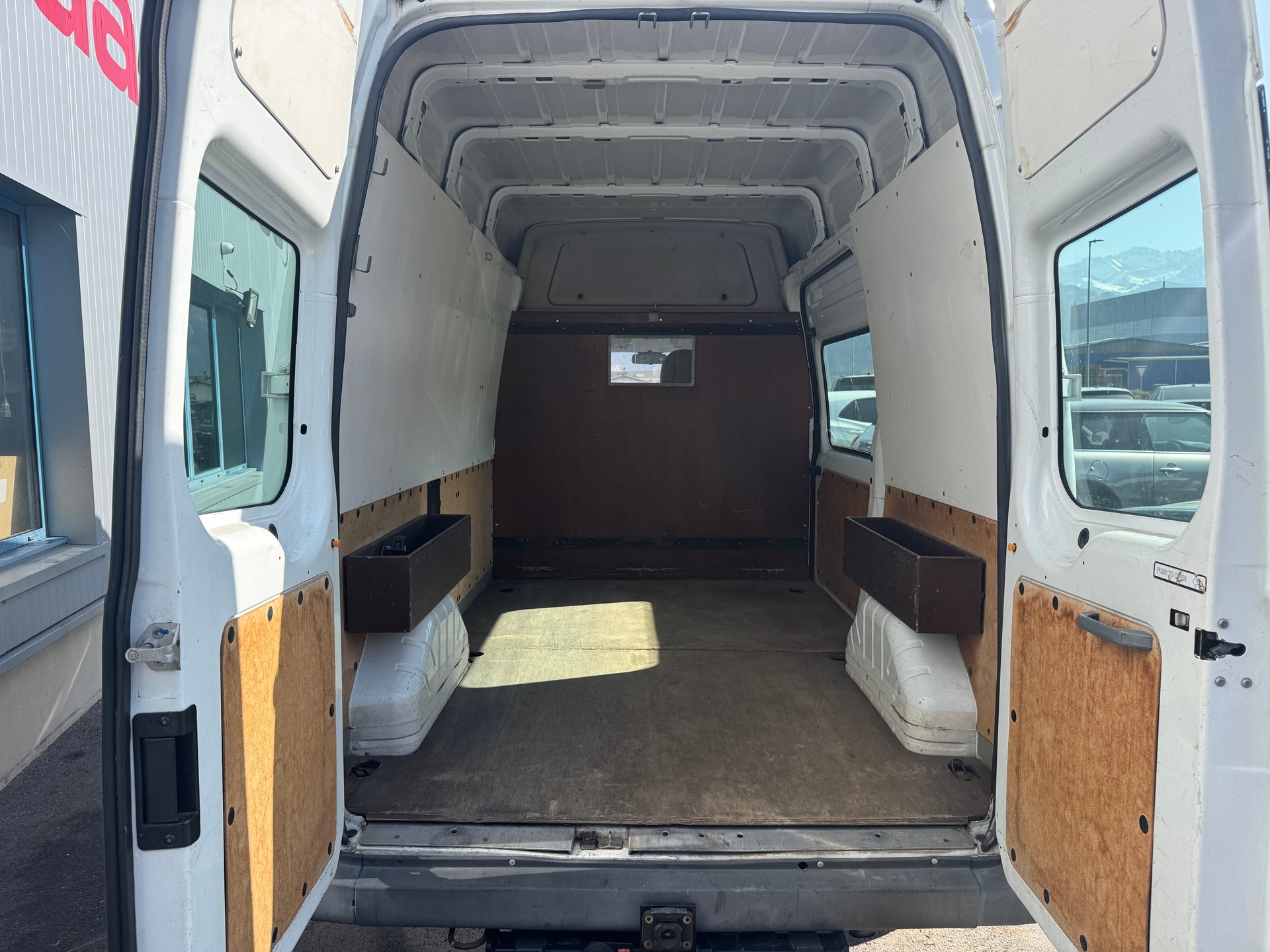 FORD Transit 2.2 TDCi 300 L-image-8