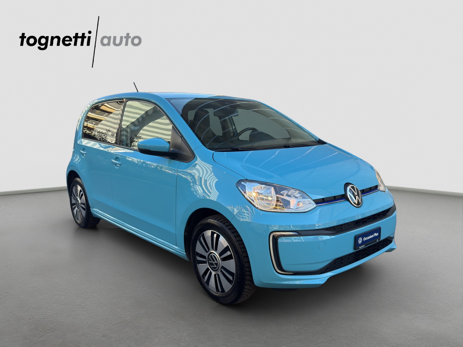 VW e-Up-showroom-element-1