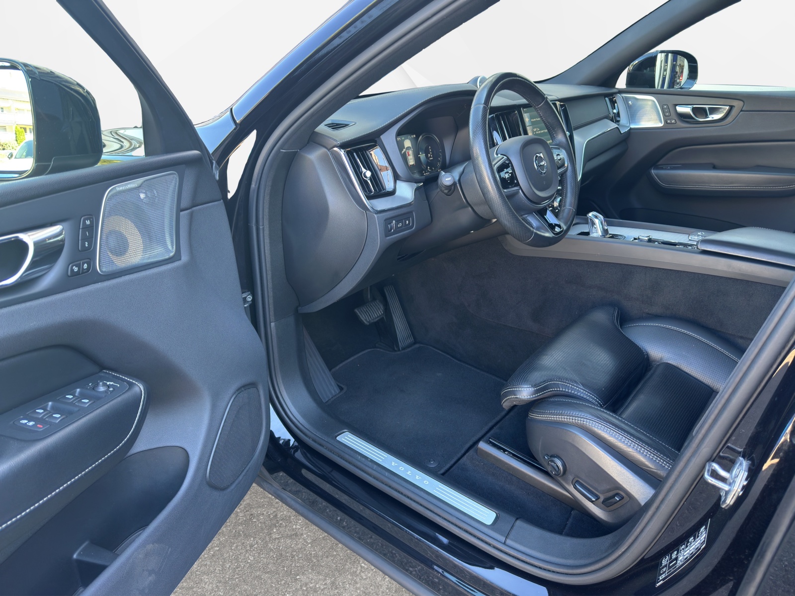 VOLVO XC60 2.0 T8 TE Inscription AWD-image-5