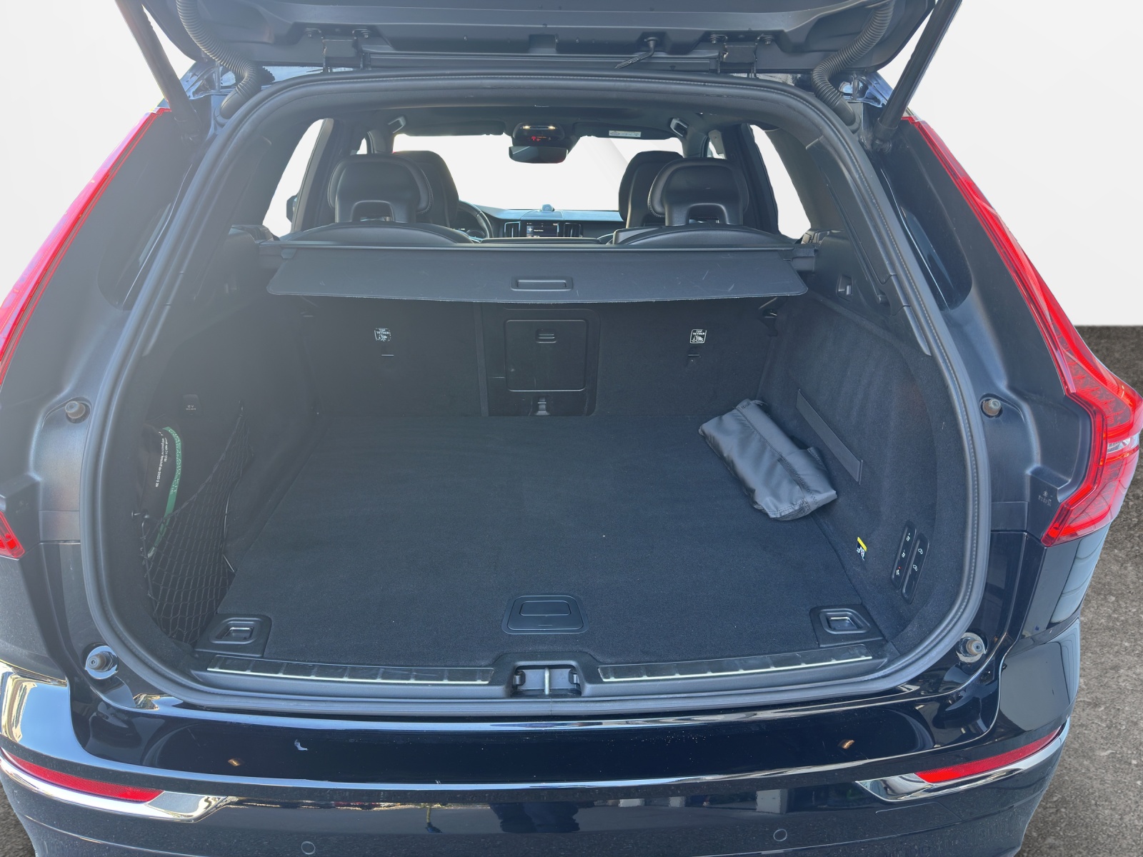 VOLVO XC60 2.0 T8 TE Inscription AWD-image-12