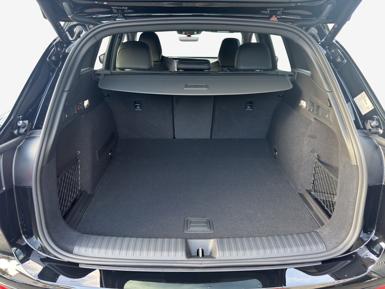 AUDI Q6 e-tron quattro-image-12