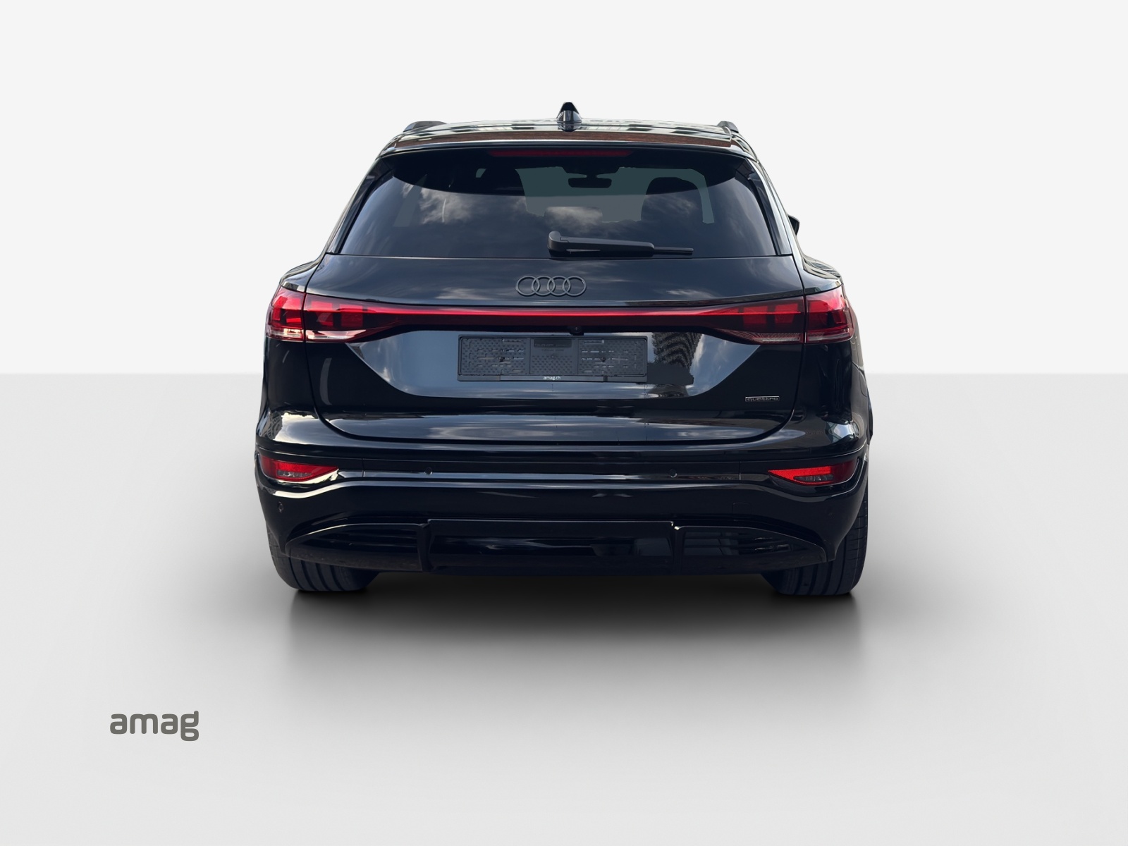 AUDI Q6 e-tron quattro-image-3