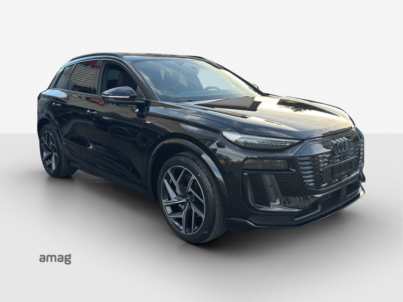 AUDI Q6 e-tron quattro-image-5