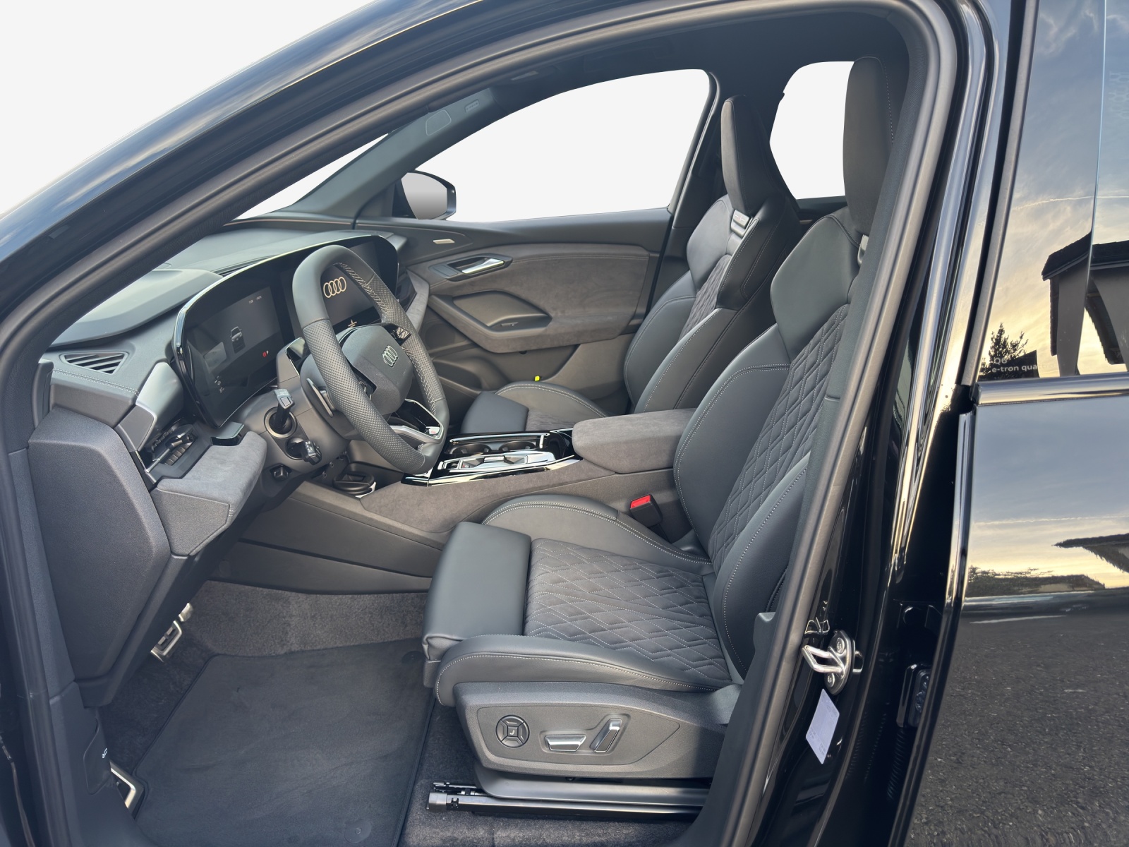 AUDI Q6 e-tron quattro-image-7