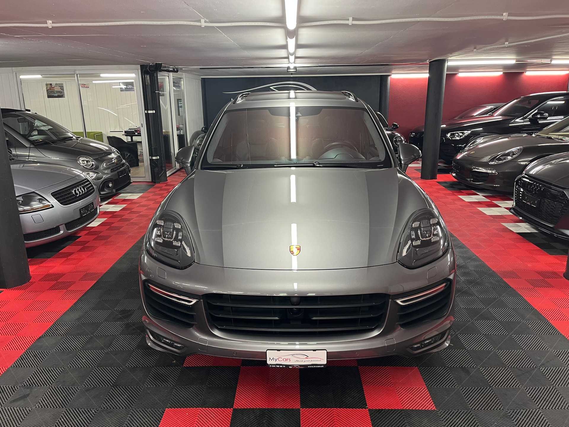 PORSCHE Cayenne GTS-image-2