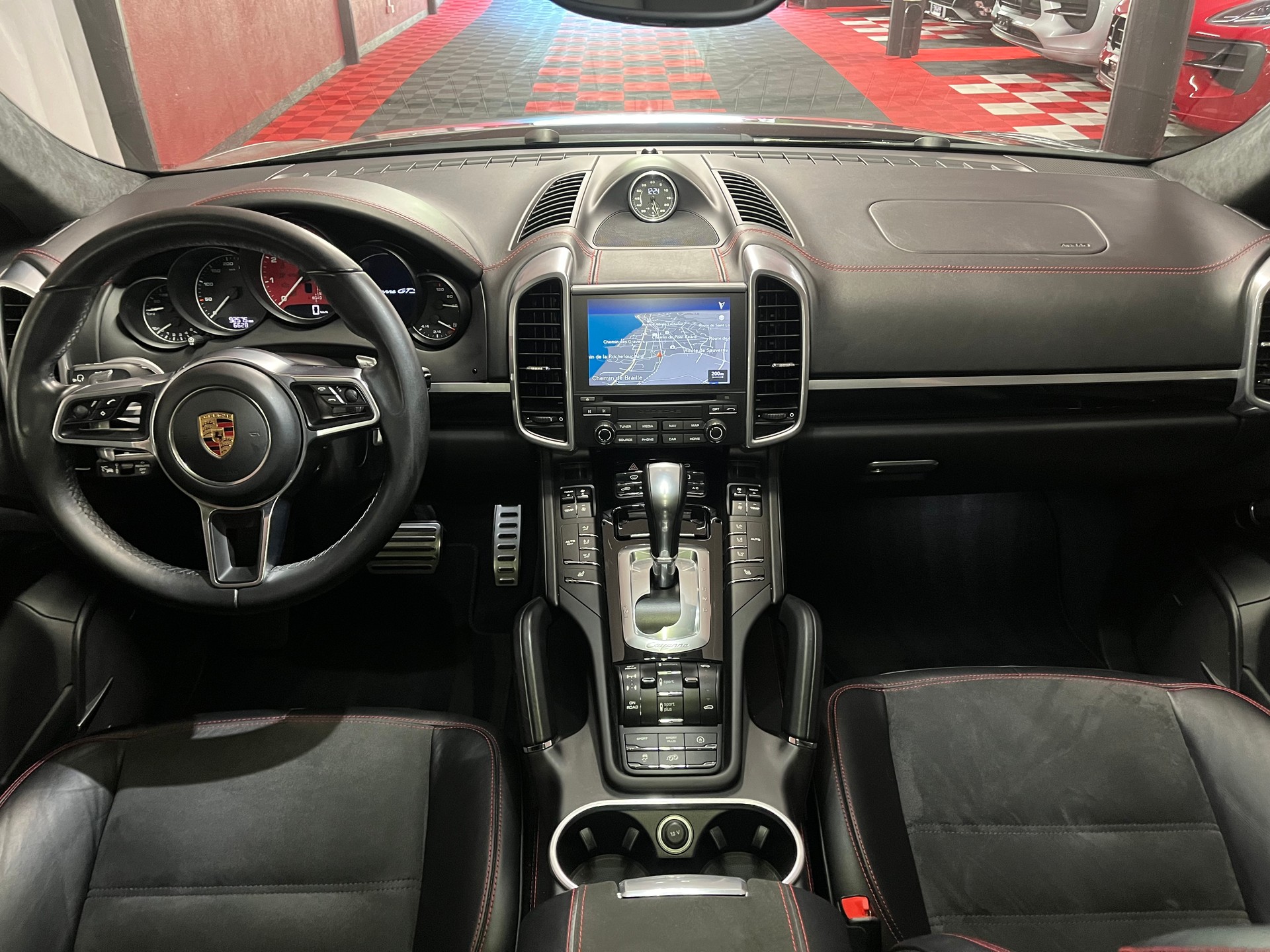 PORSCHE Cayenne GTS-image-14