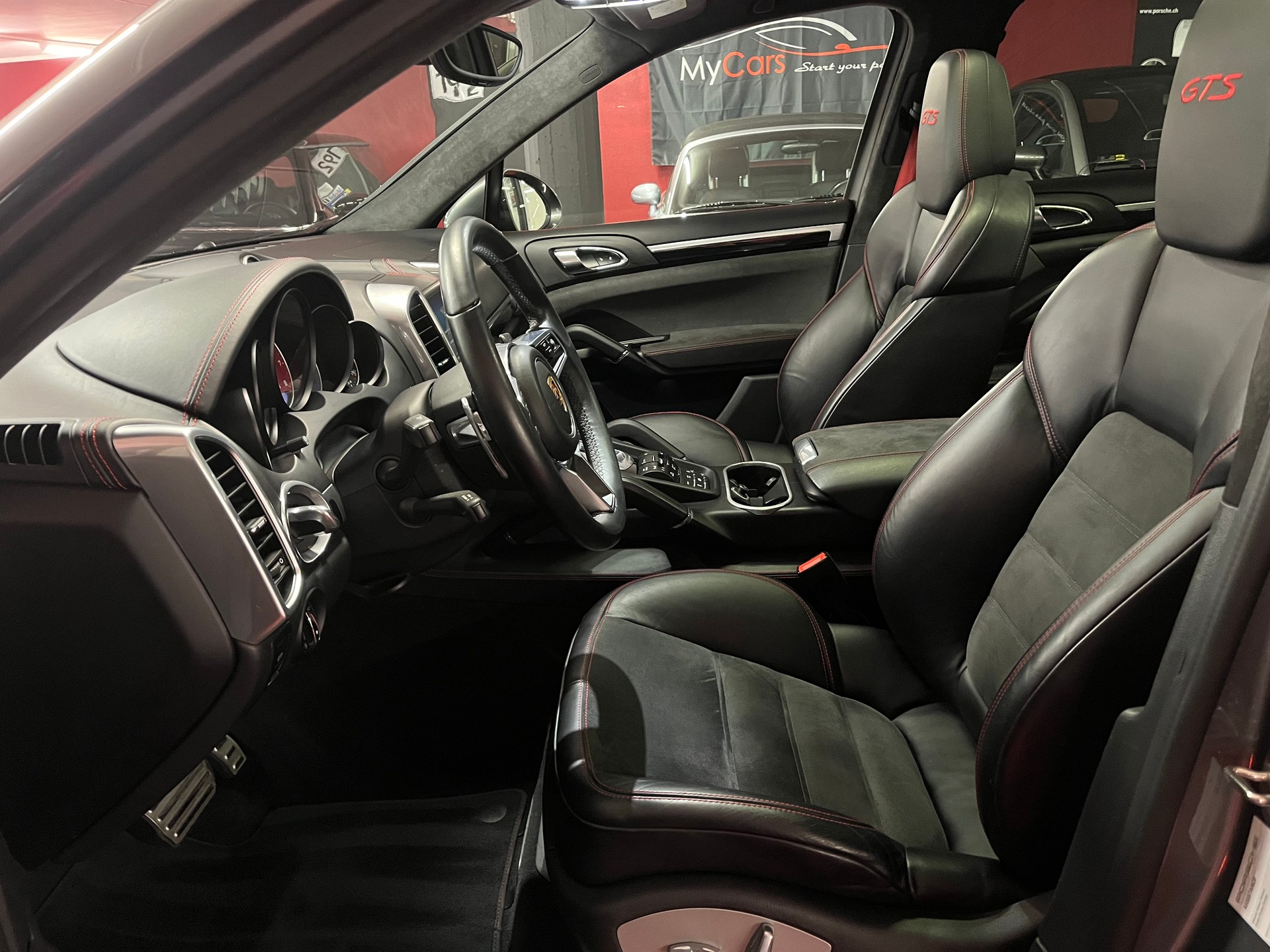 PORSCHE Cayenne GTS-image-12