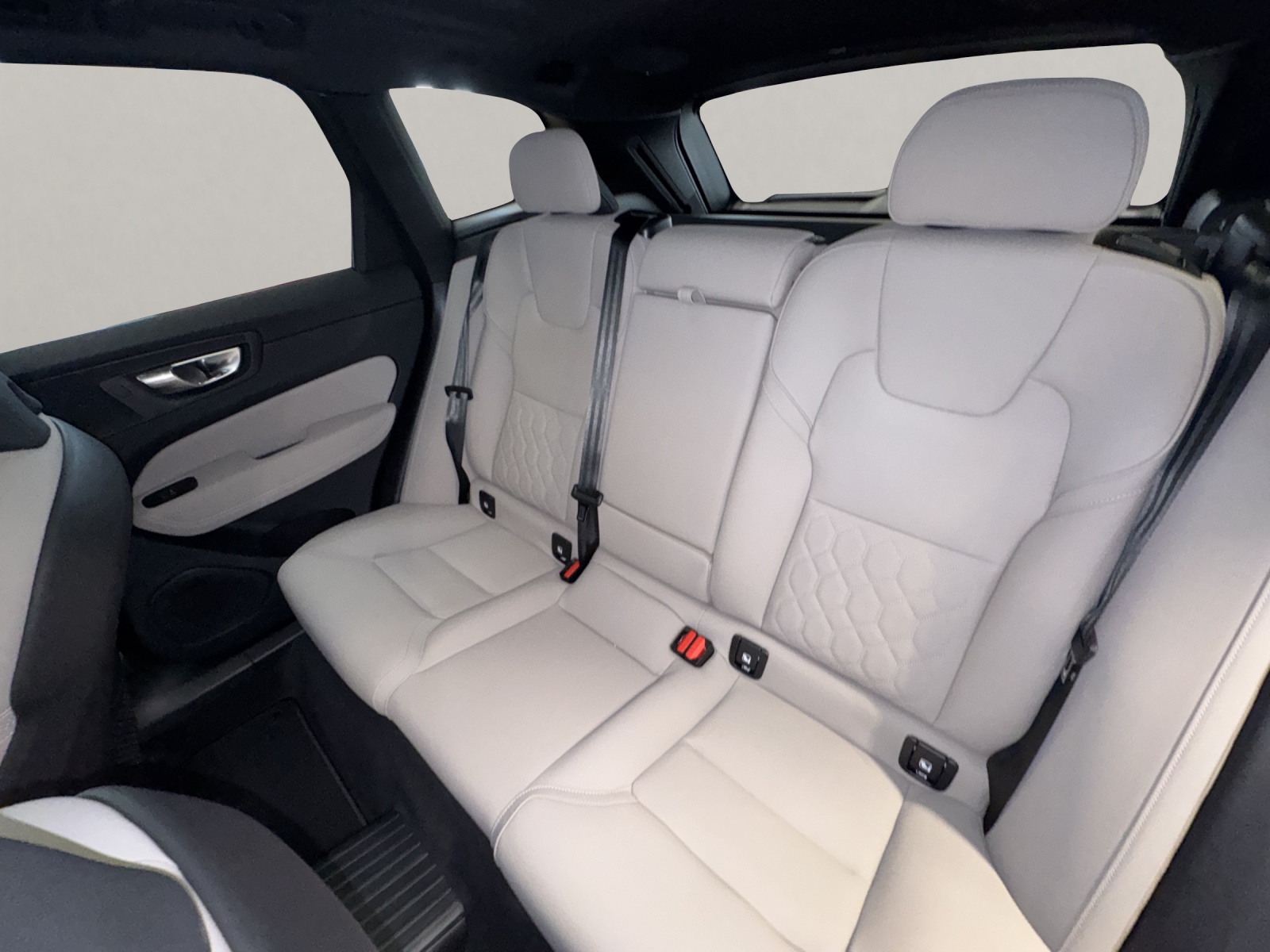 VOLVO XC60 2.0 T6 TE Ultra Dark eAWD-image-10