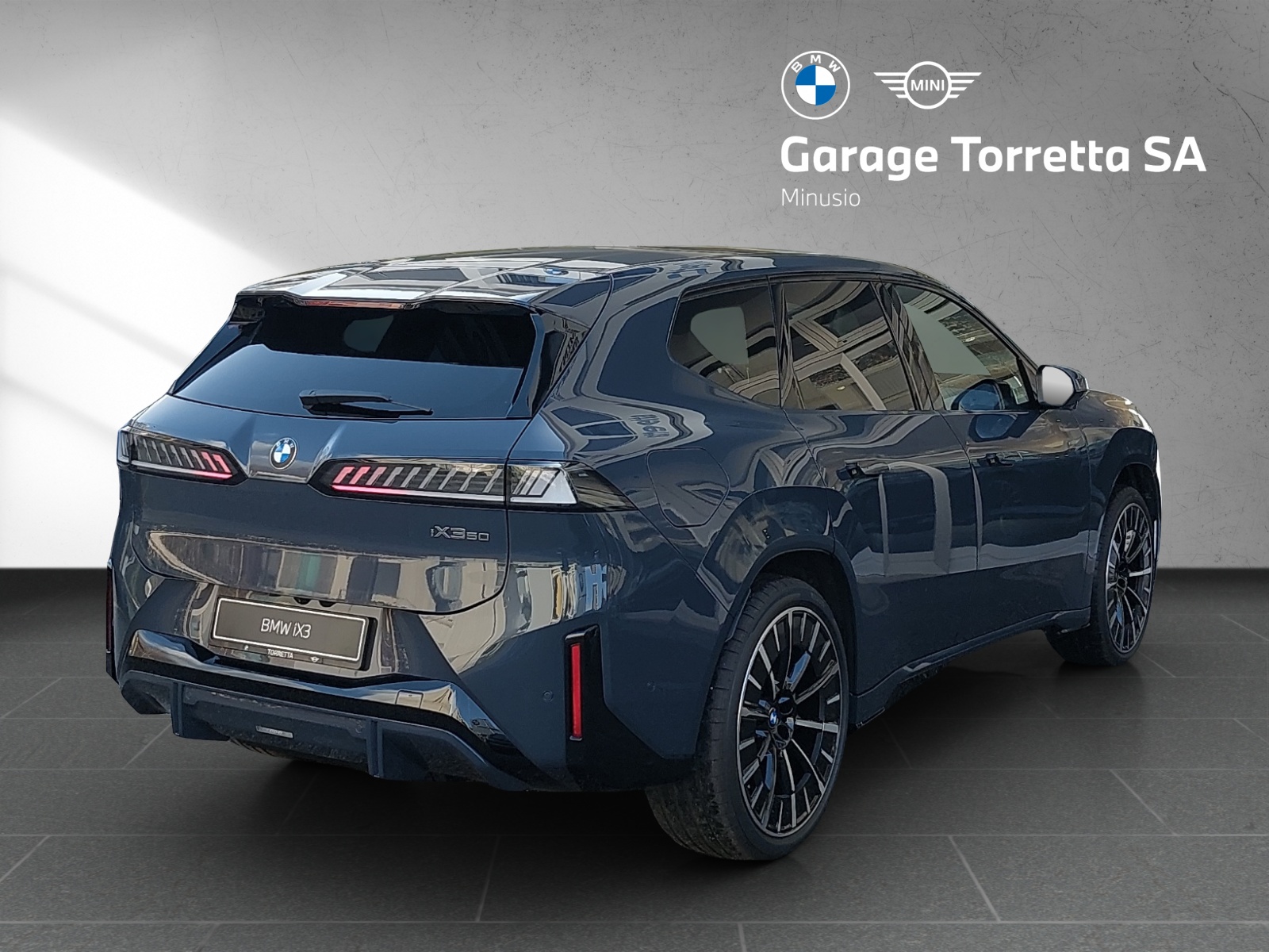 BMW iX3 50 xDrive M Sport-image-4