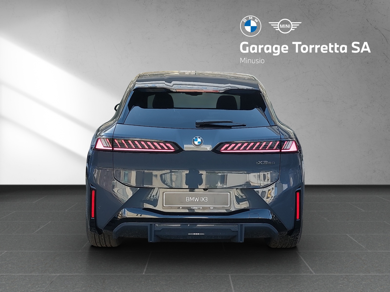 BMW iX3 50 xDrive M Sport-showroom-element-3