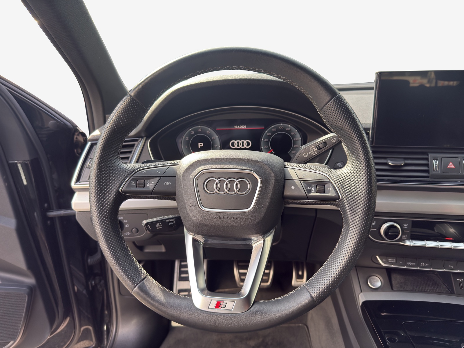 AUDI Q5 45 TFSI S-line quattro S-tronic-image-9