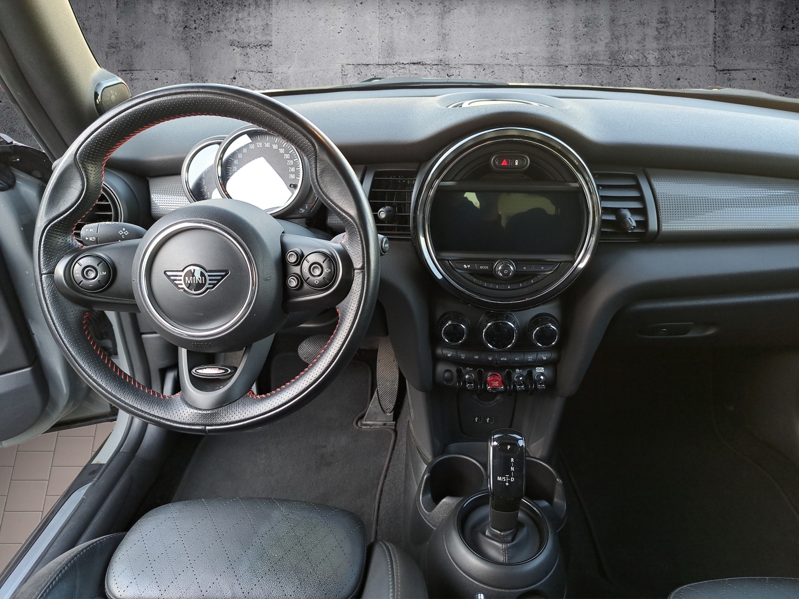 MINI Cabrio F57 1.5i Cooper-image-10