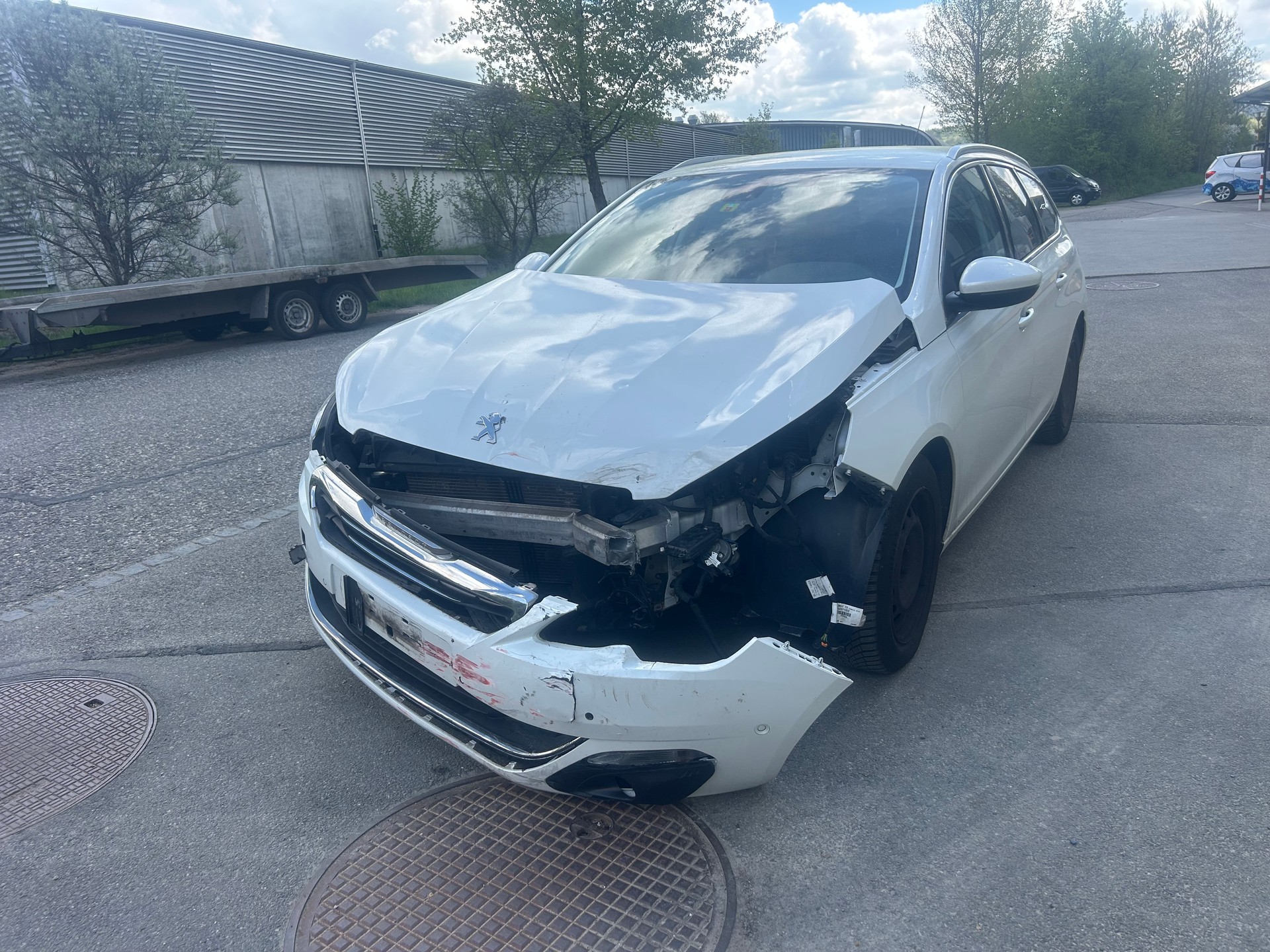PEUGEOT 308 SW 1.2 THP Féline Automatic-image-8