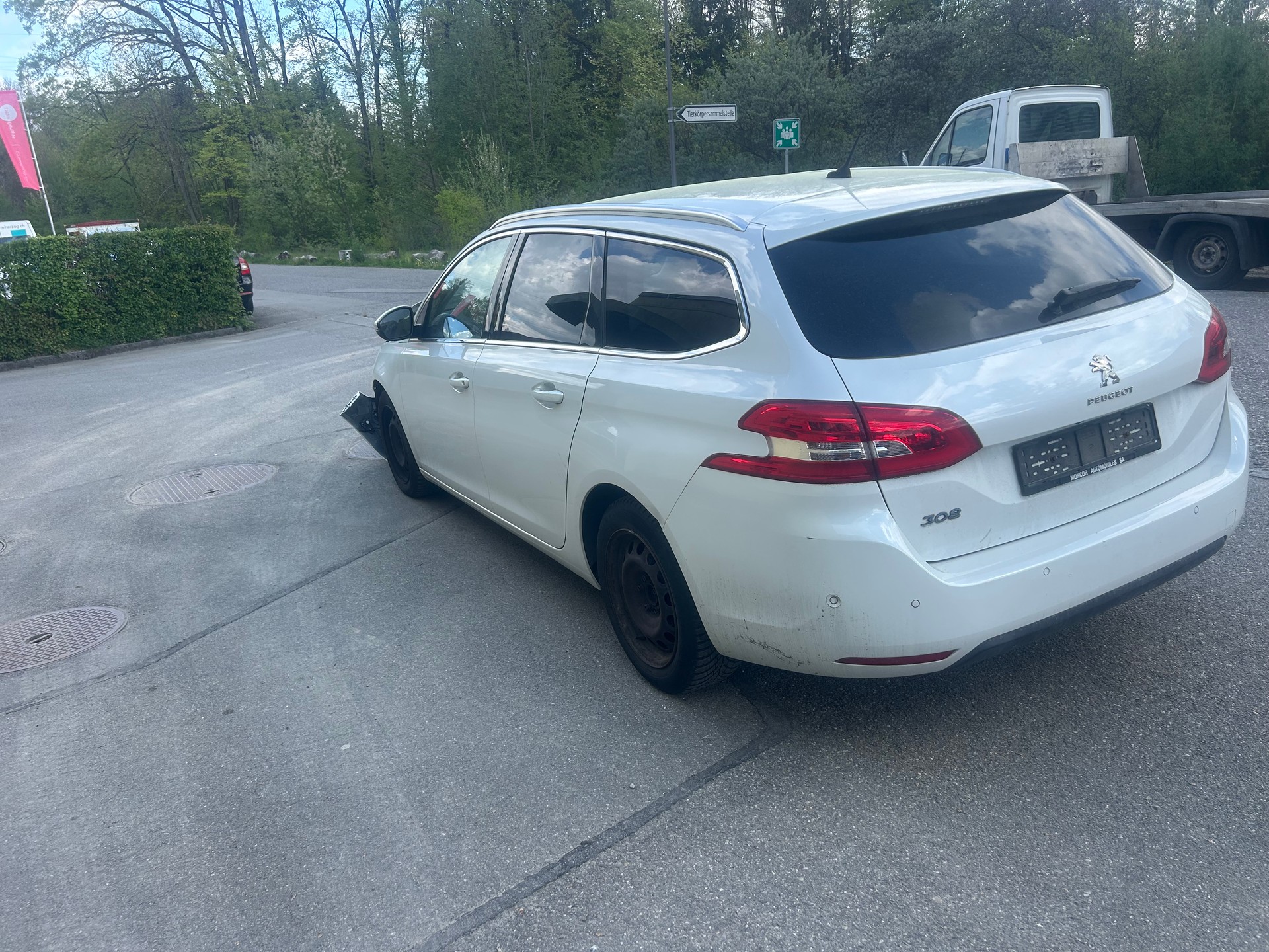 PEUGEOT 308 SW 1.2 THP Féline Automatic-image-2