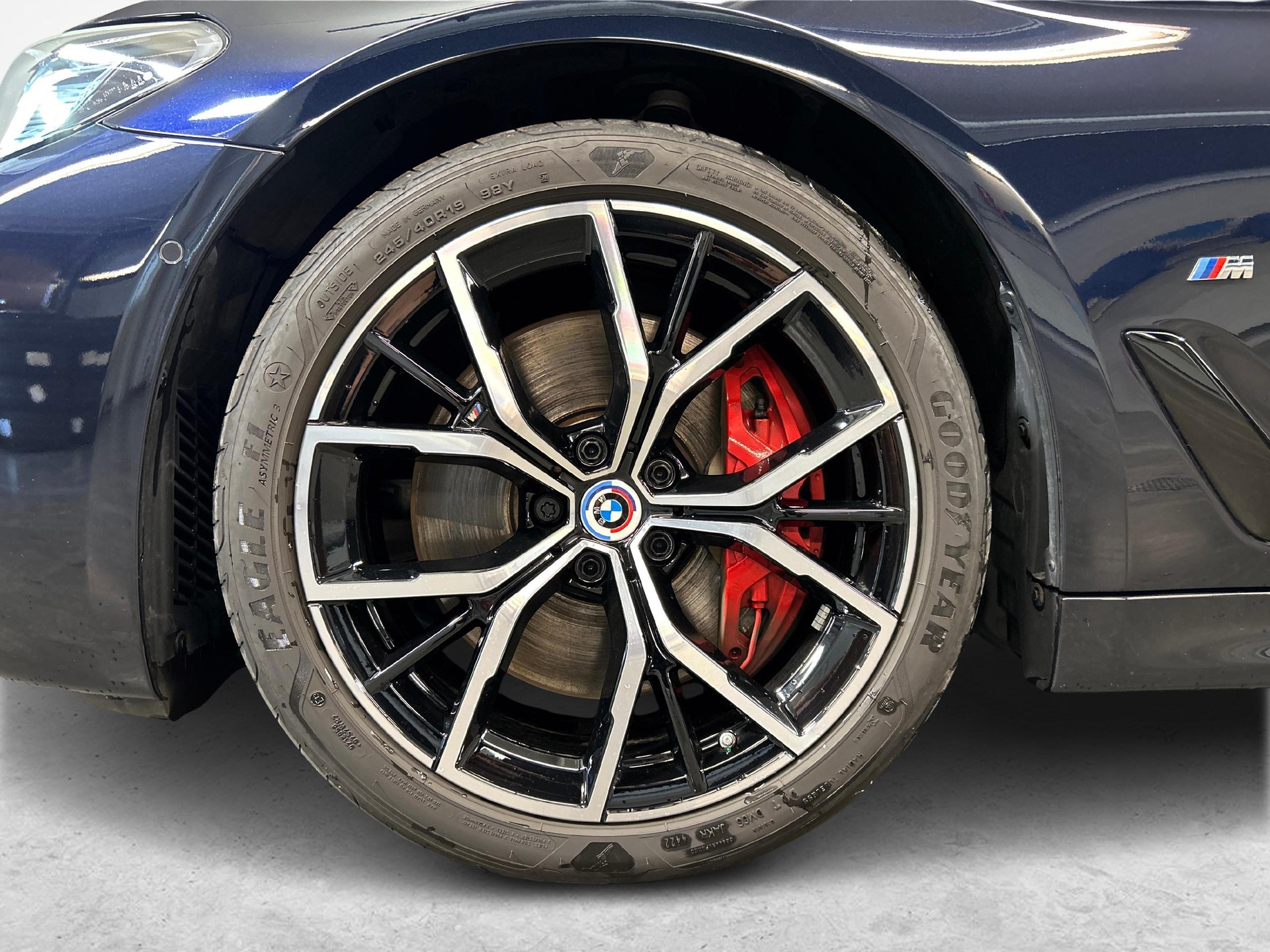 BMW 530d xDrive-image-10