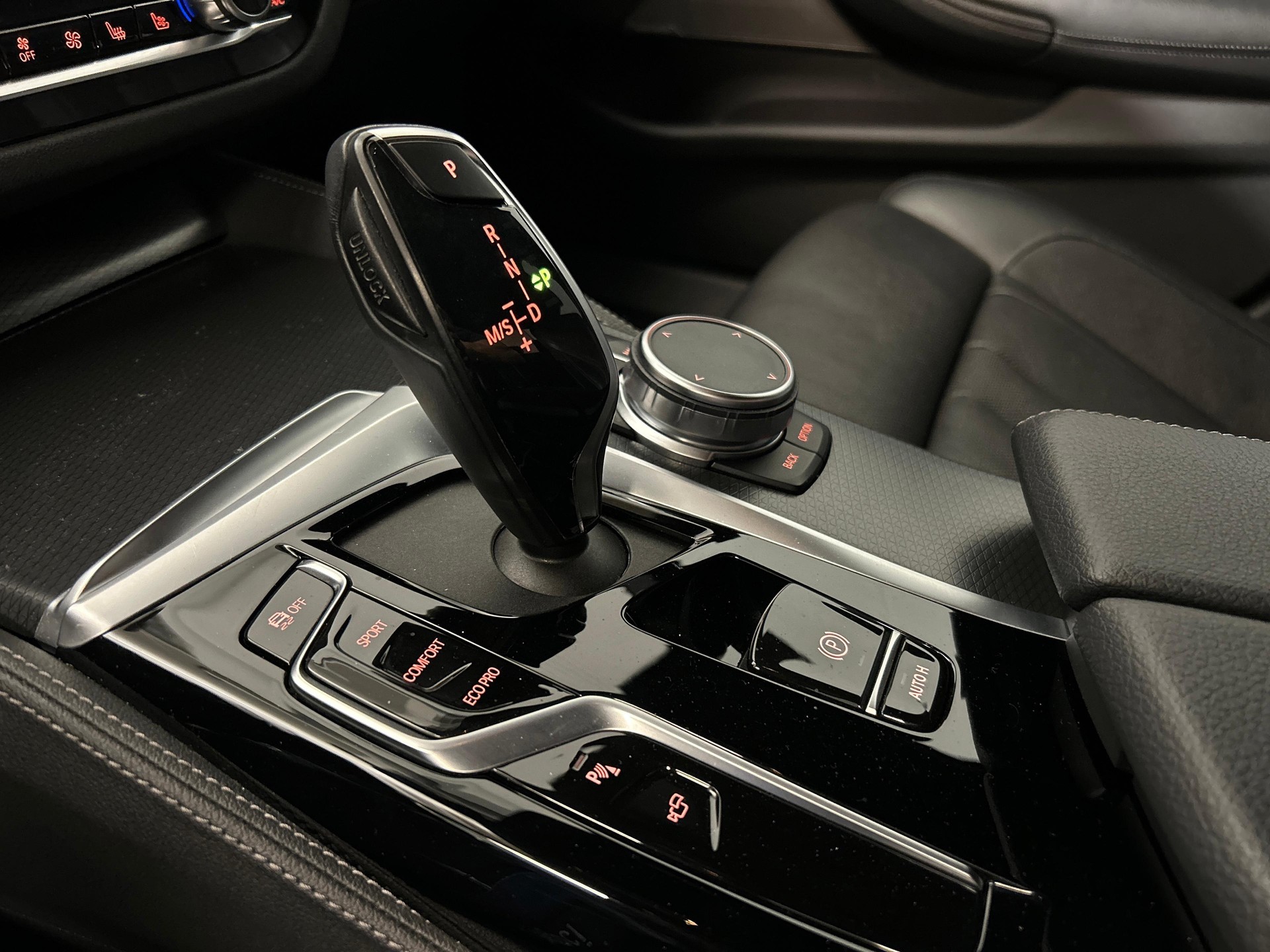 BMW 530d xDrive-image-13
