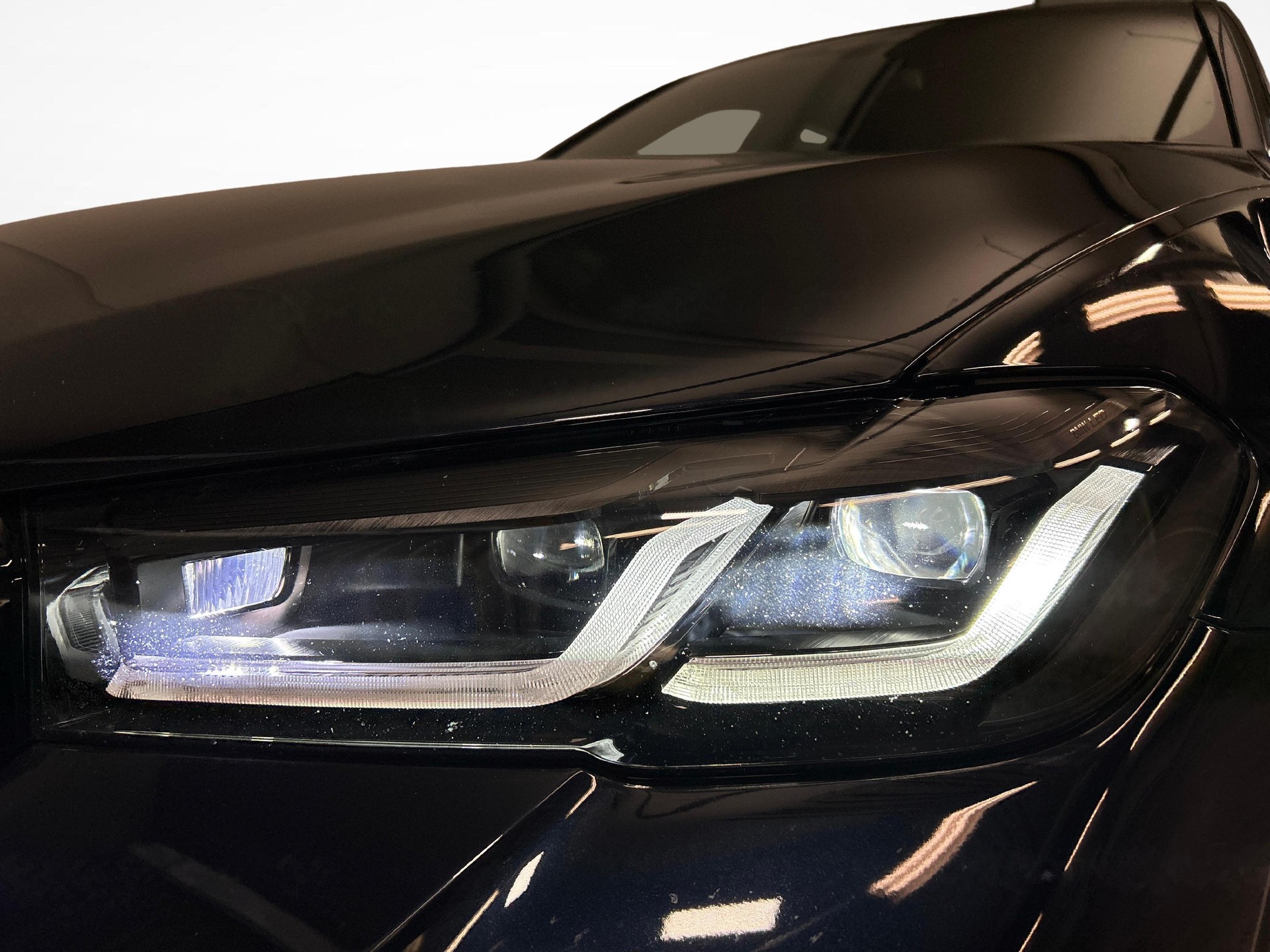 BMW 530d xDrive-image-15