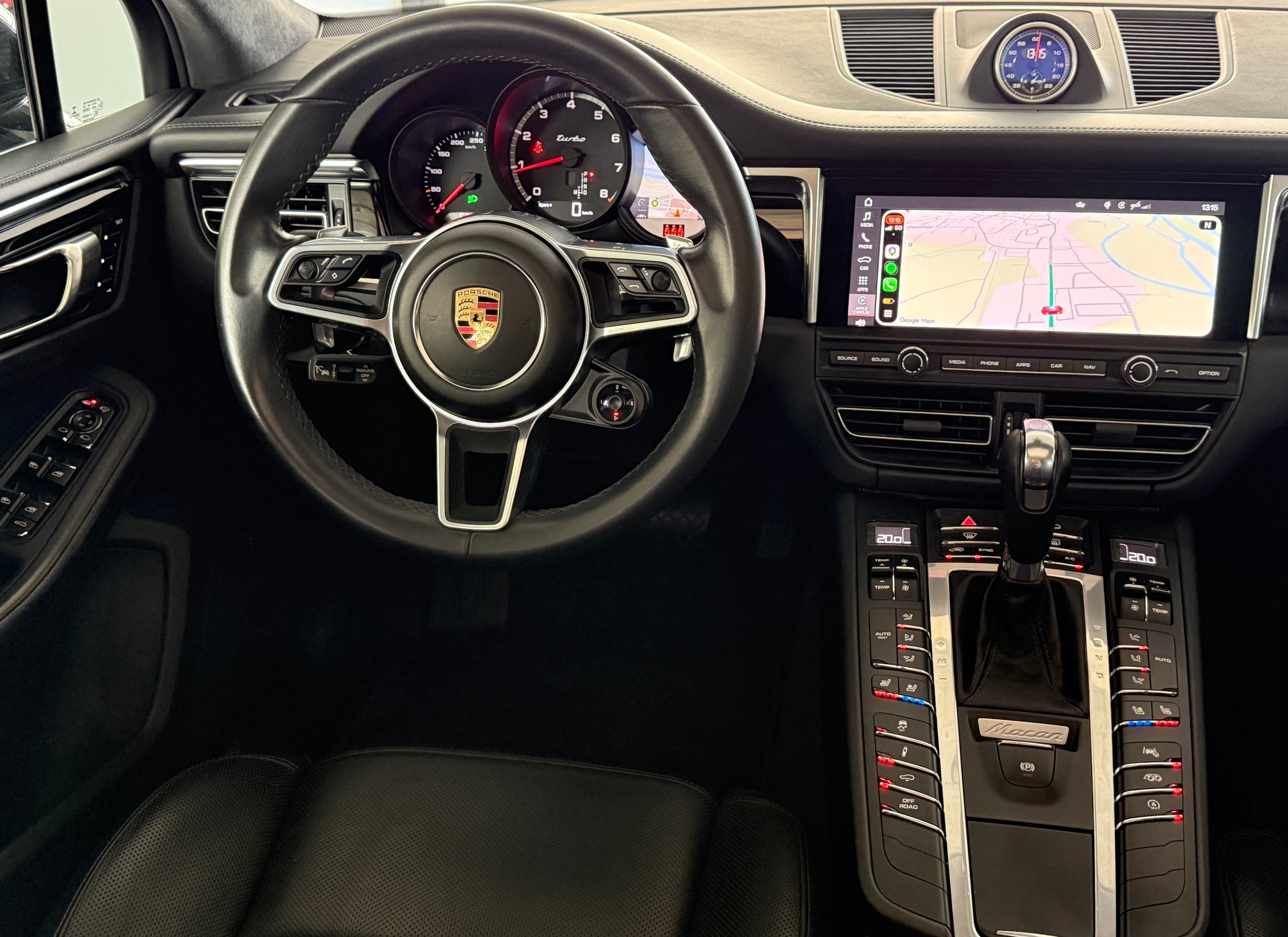 PORSCHE Macan Turbo PDK ***CH-Fahrzeug***Panoramadach***Distanzregler***Lenkradheizung***Luftfederung***Neuwertig***-image-13