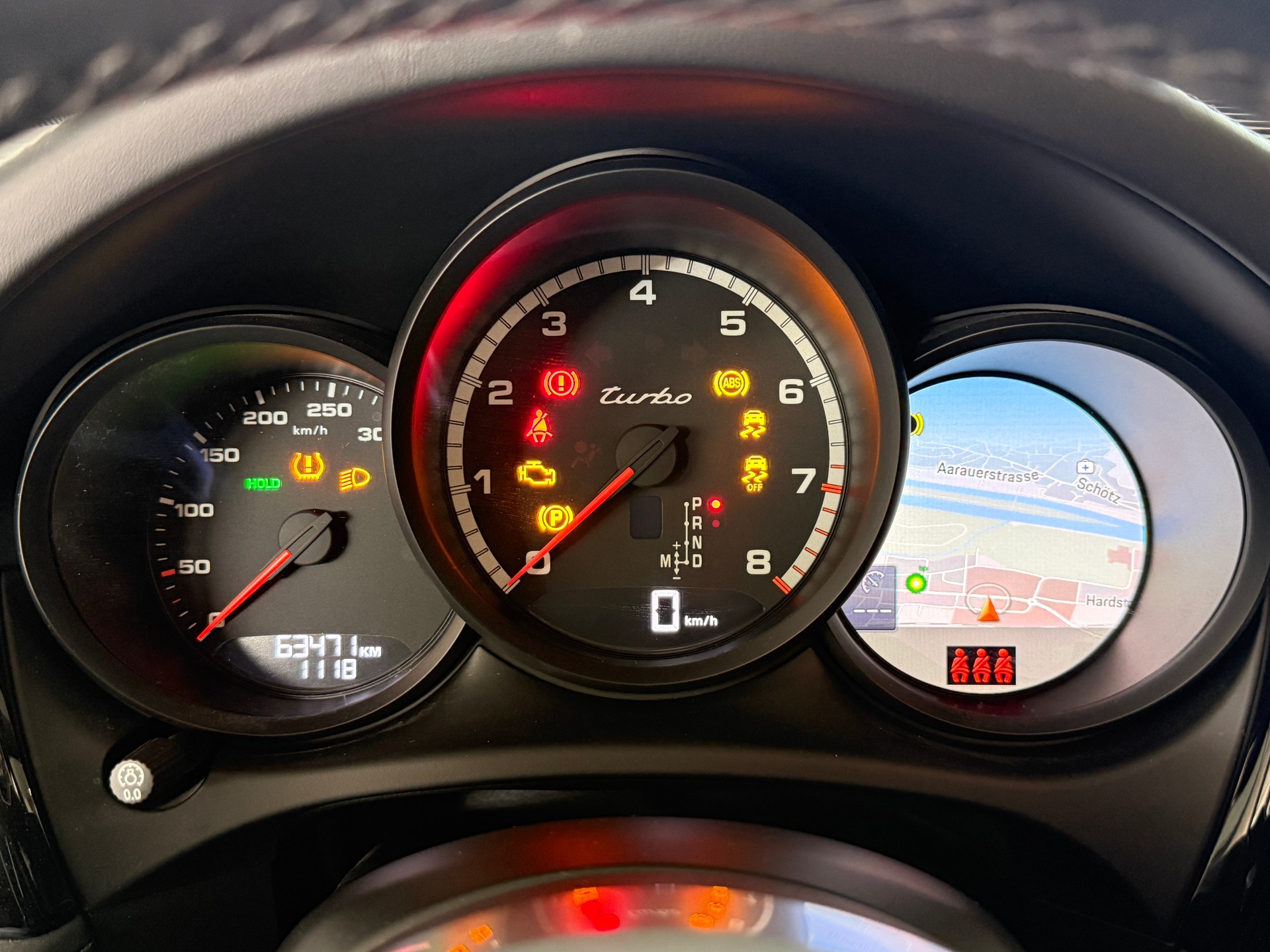 PORSCHE Macan Turbo PDK ***CH-Fahrzeug***Panoramadach***Distanzregler***Lenkradheizung***Luftfederung***Neuwertig***-image-15