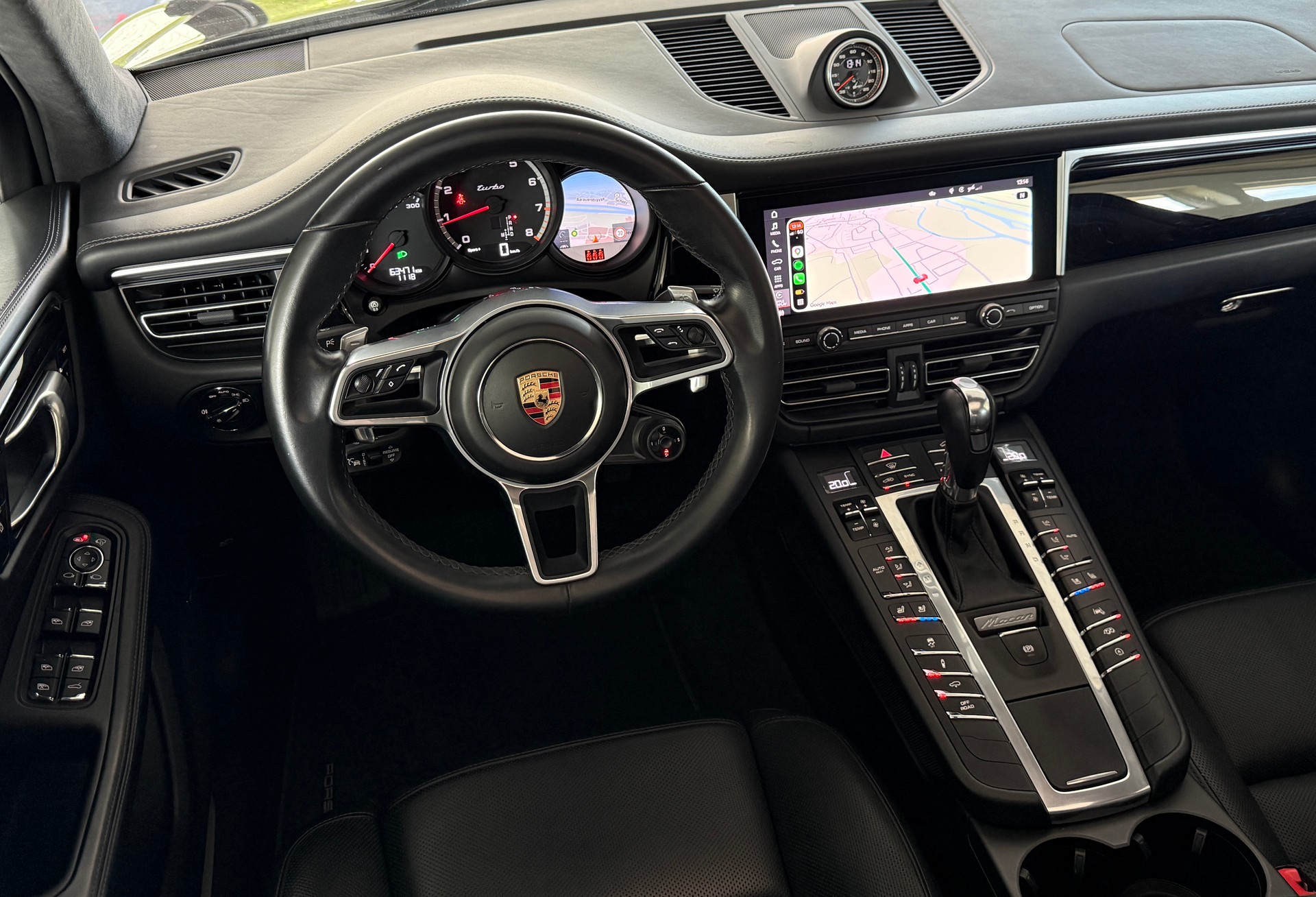 PORSCHE Macan Turbo PDK ***CH-Fahrzeug***Panoramadach***Distanzregler***Lenkradheizung***Luftfederung***Neuwertig***-image-14