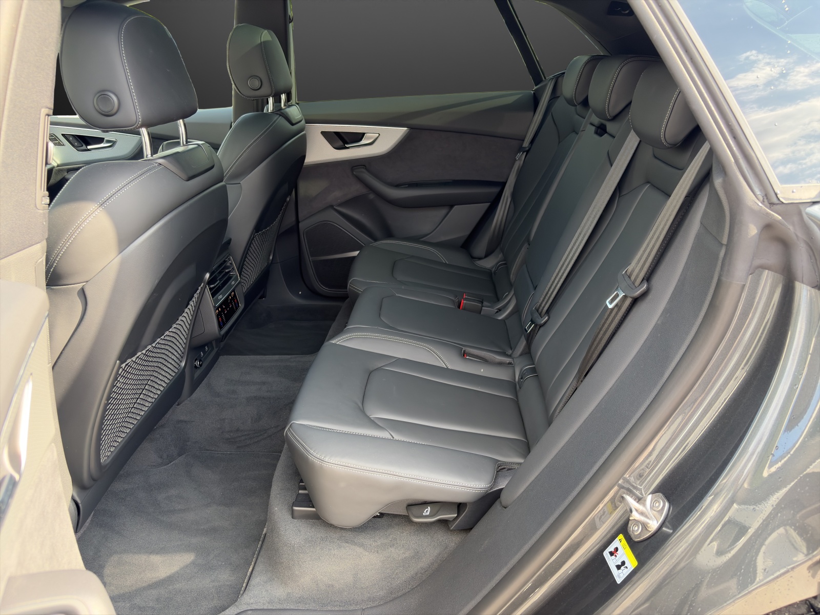 AUDI Q8 SUV TDI quattro 210 kW tiptronic-image-9
