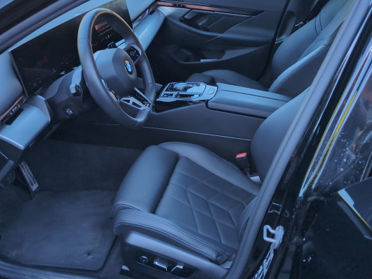 BMW 520d xDr 48V Tour M Sport-image-7