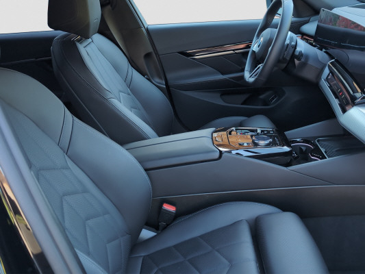 BMW 520d xDr 48V Tour M Sport-image-8