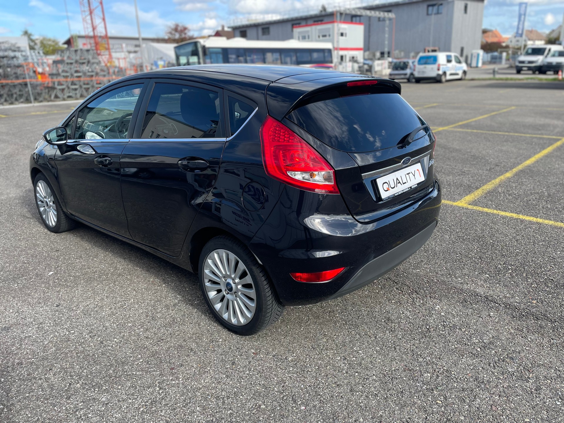 FORD Fiesta 1.4 16V Titanium-image-6