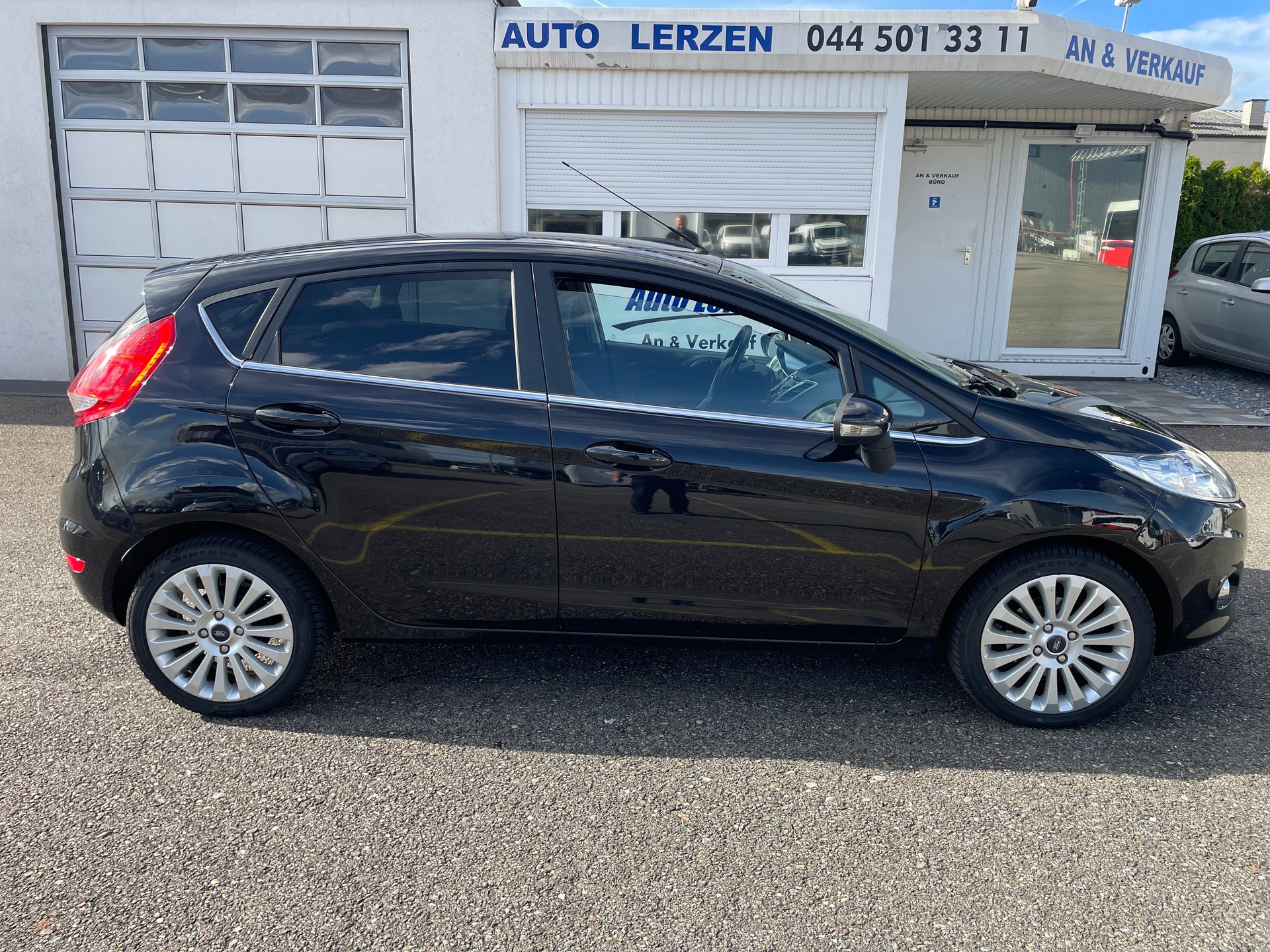FORD Fiesta 1.4 16V Titanium-image-3