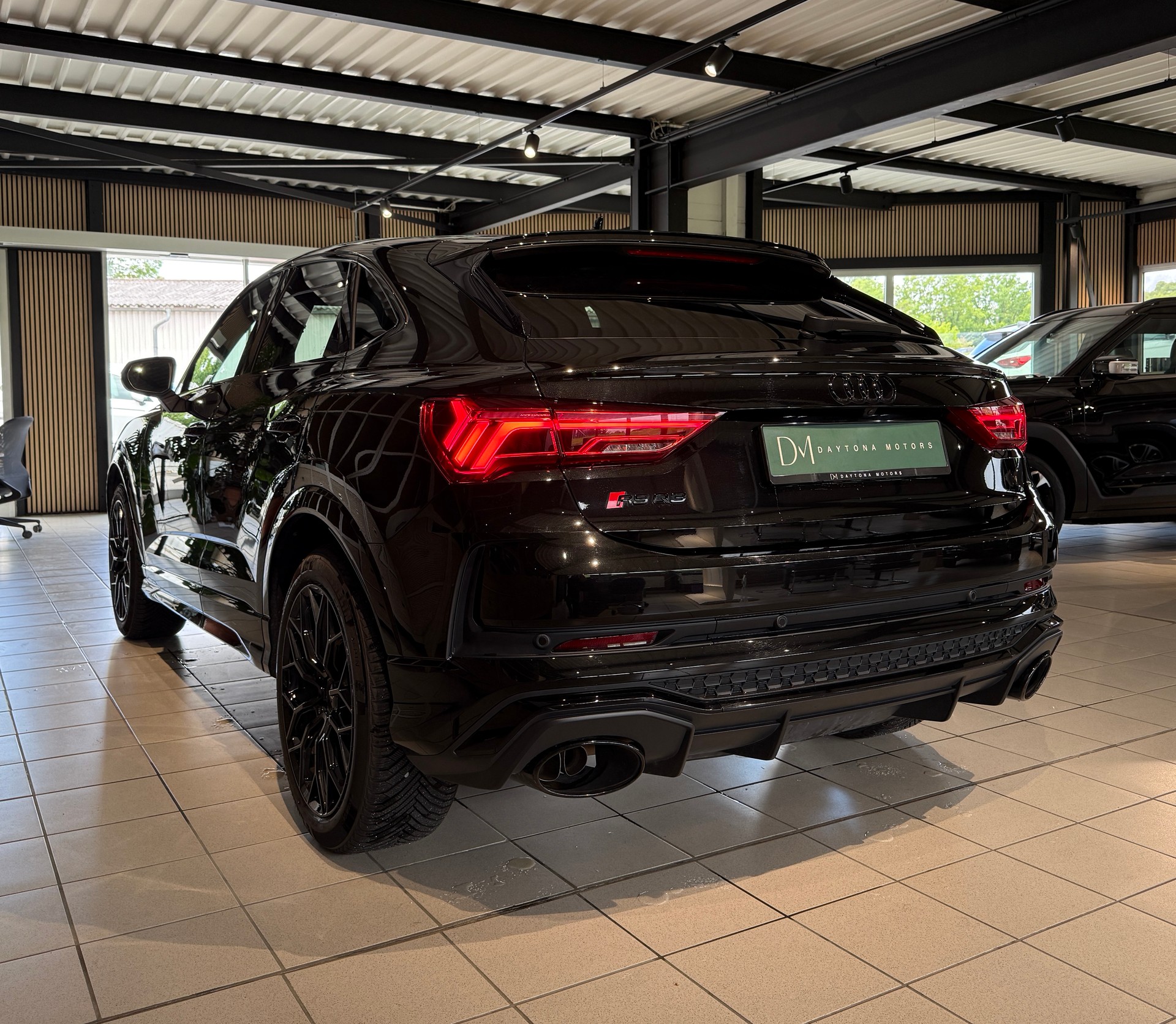 AUDI RS Q3 Sportback quattro S tronic-image-5