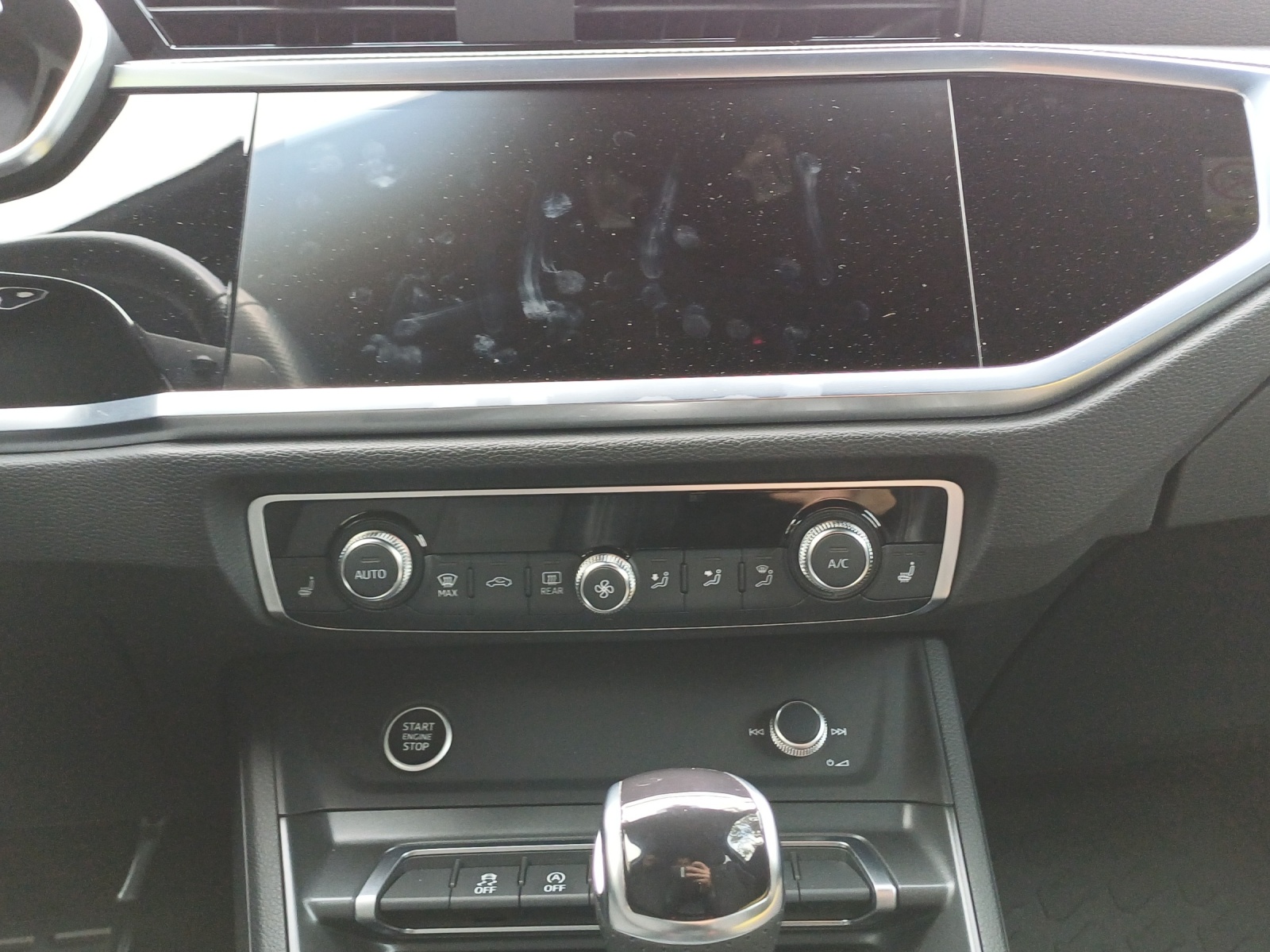 AUDI Q3 35 TDI S line Attraction quattro S-tronic-image-10
