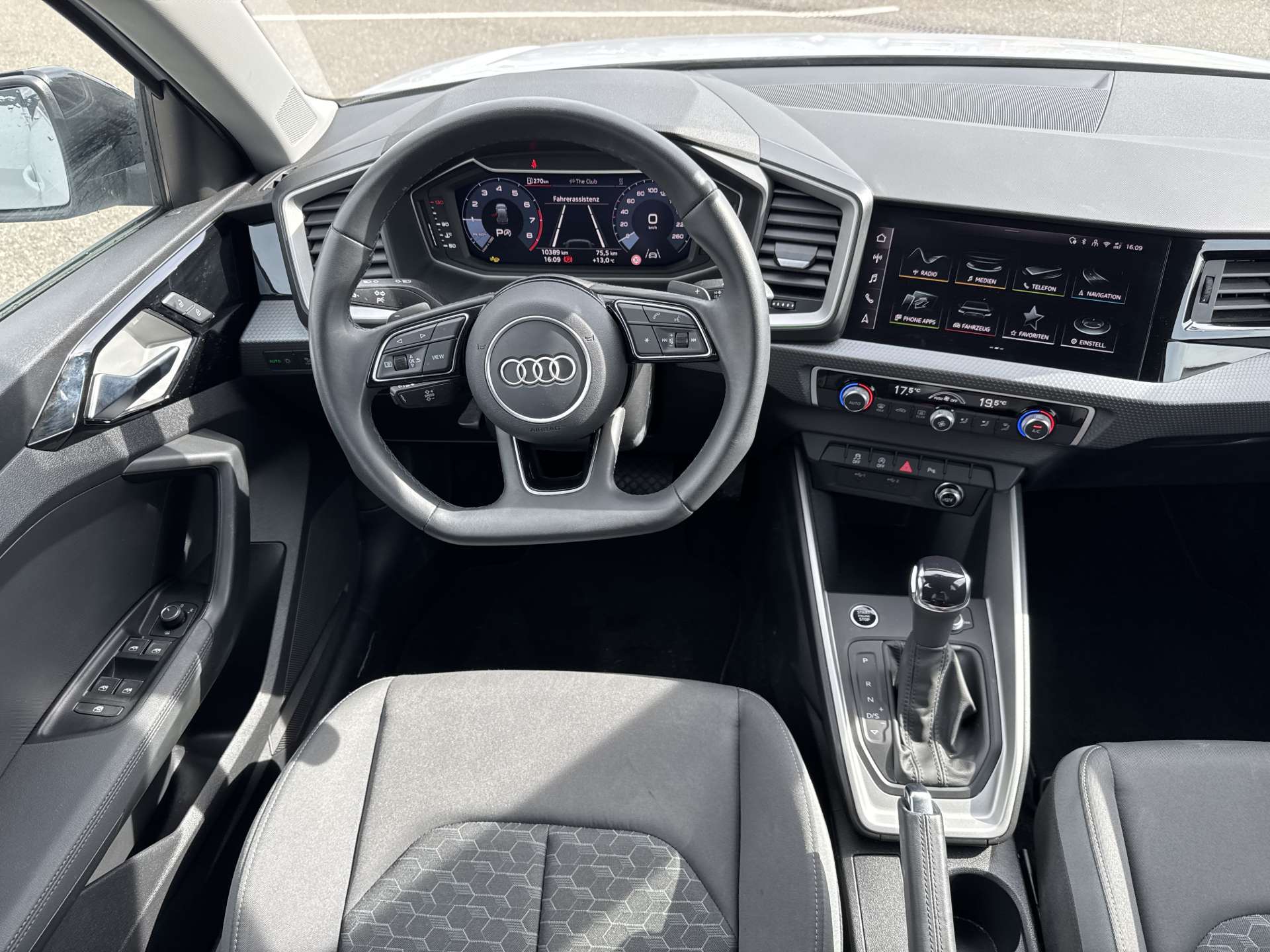 AUDI A1 Sportback 30 TFSi S-Line Black-Edition S-Tronic Automat-image-4