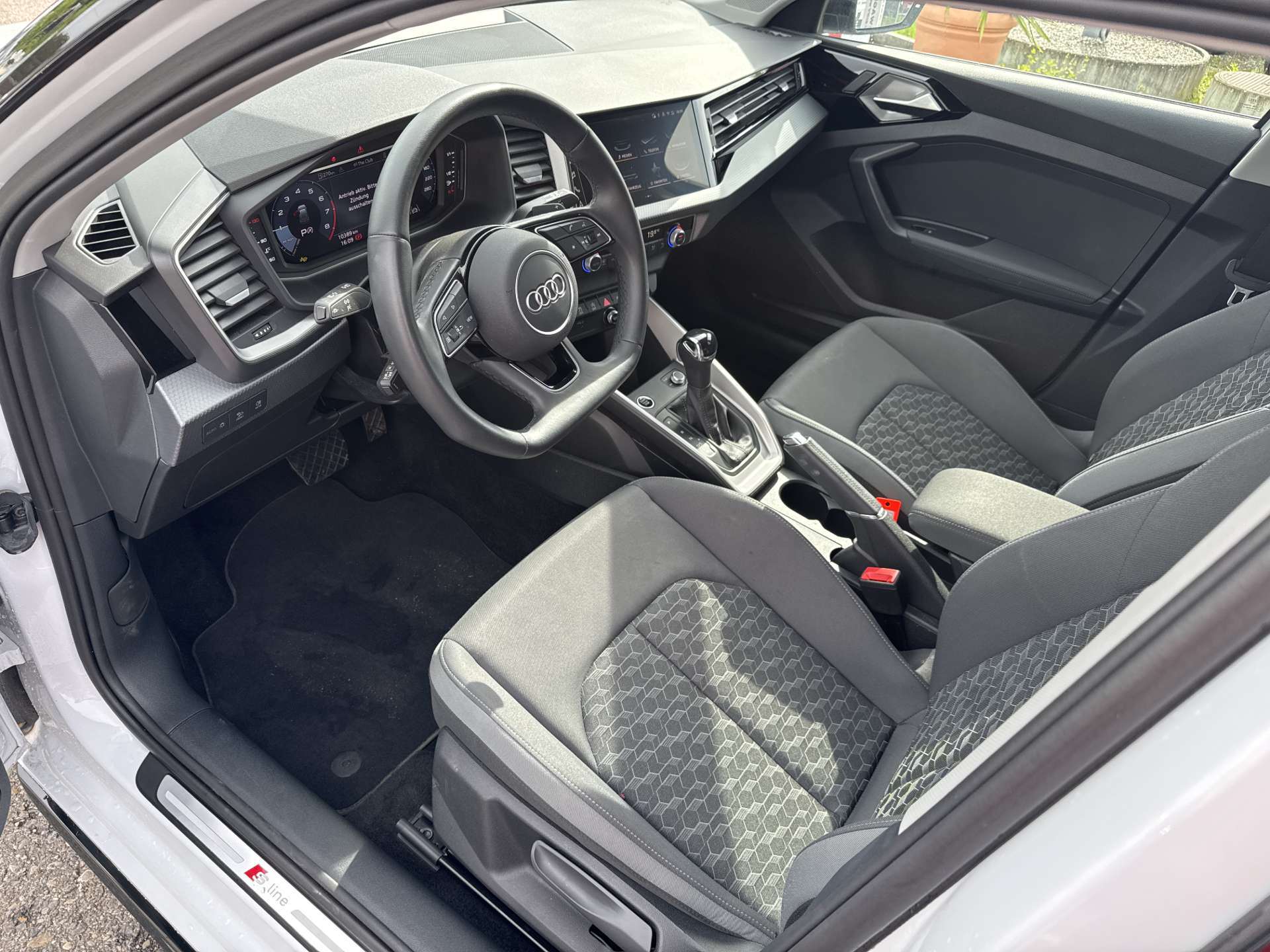 AUDI A1 Sportback 30 TFSi S-Line Black-Edition S-Tronic Automat-image-5
