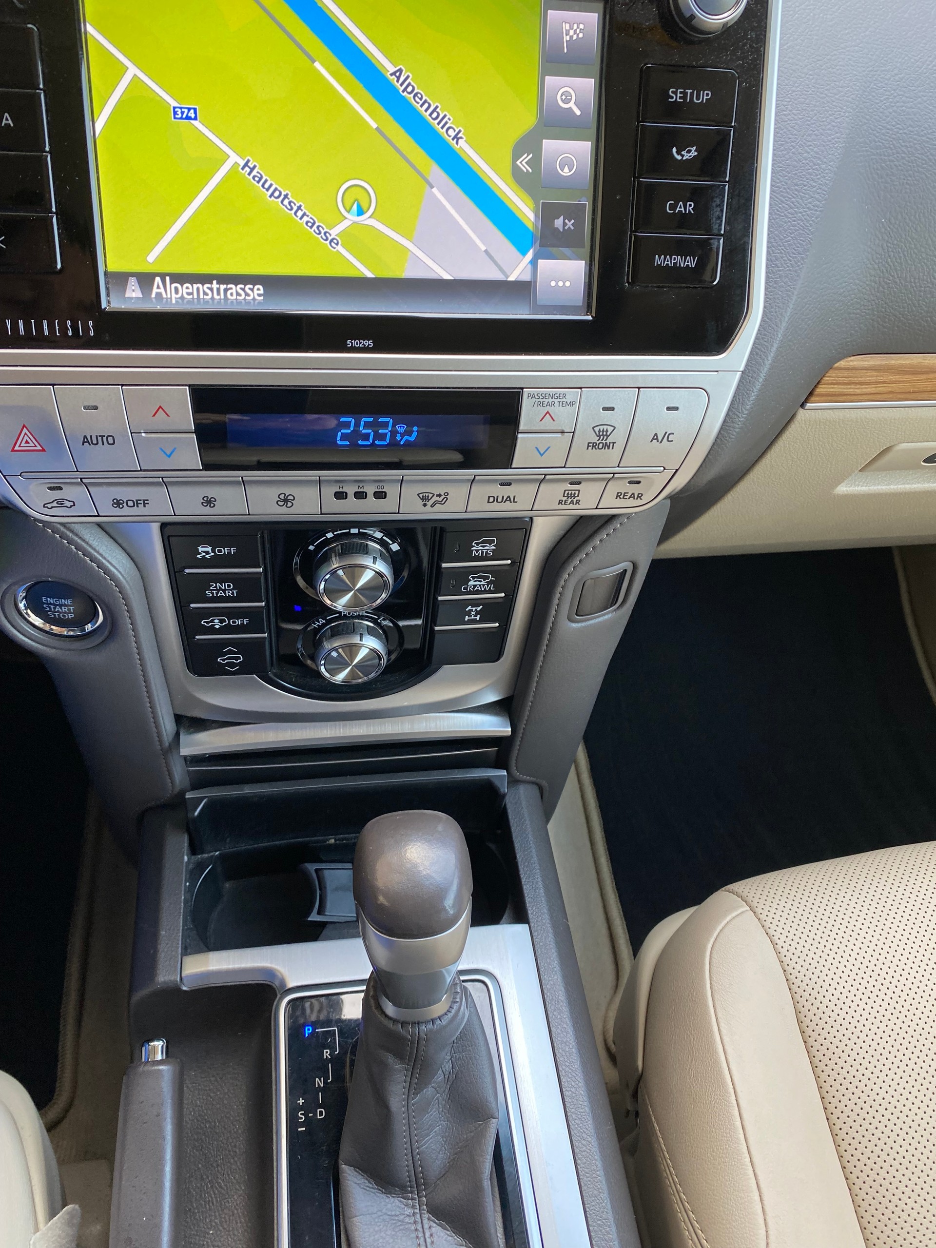 TOYOTA Land Cruiser 2.8TD Premium Automatic-image-3