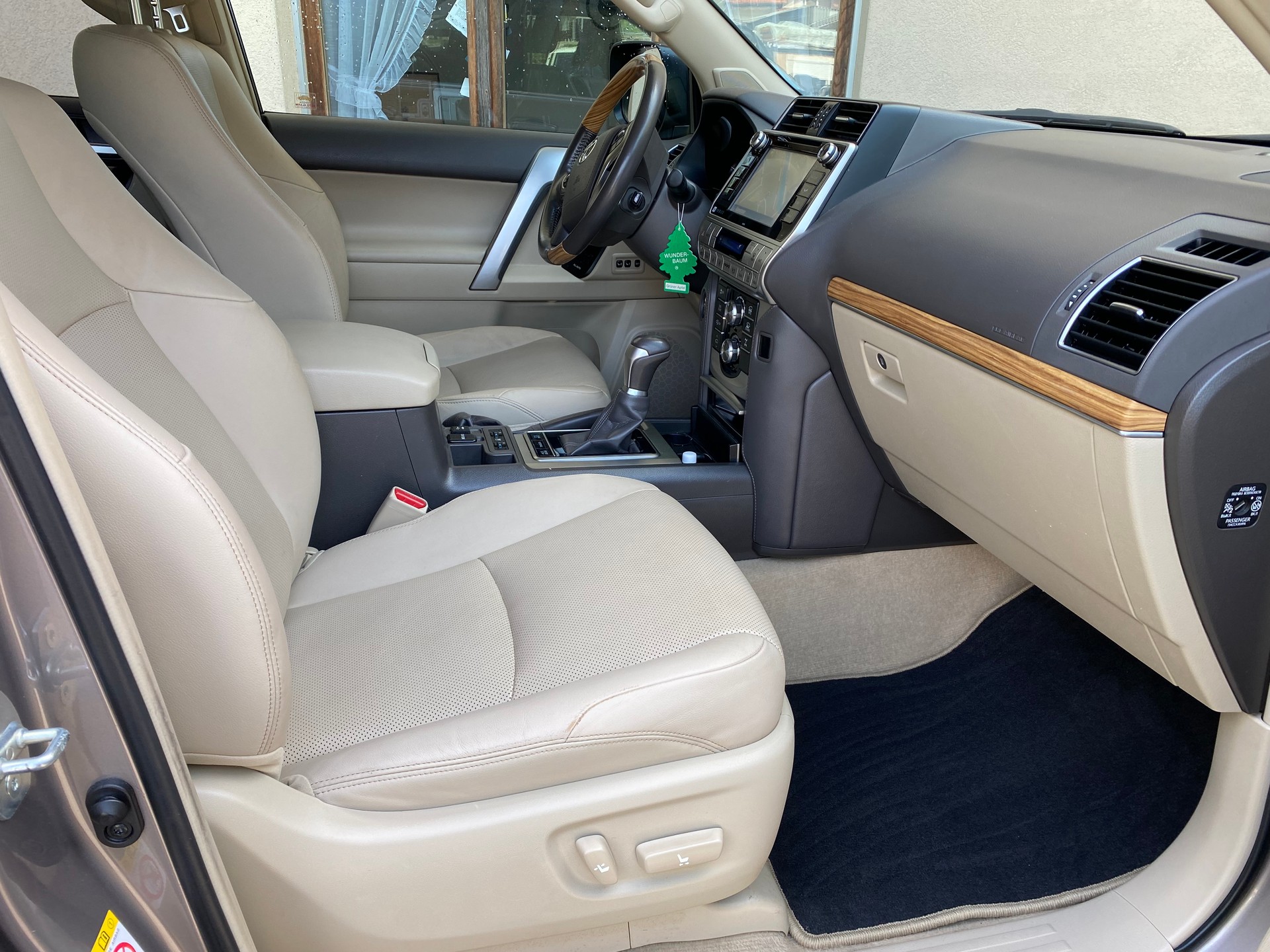 TOYOTA Land Cruiser 2.8TD Premium Automatic-image-6
