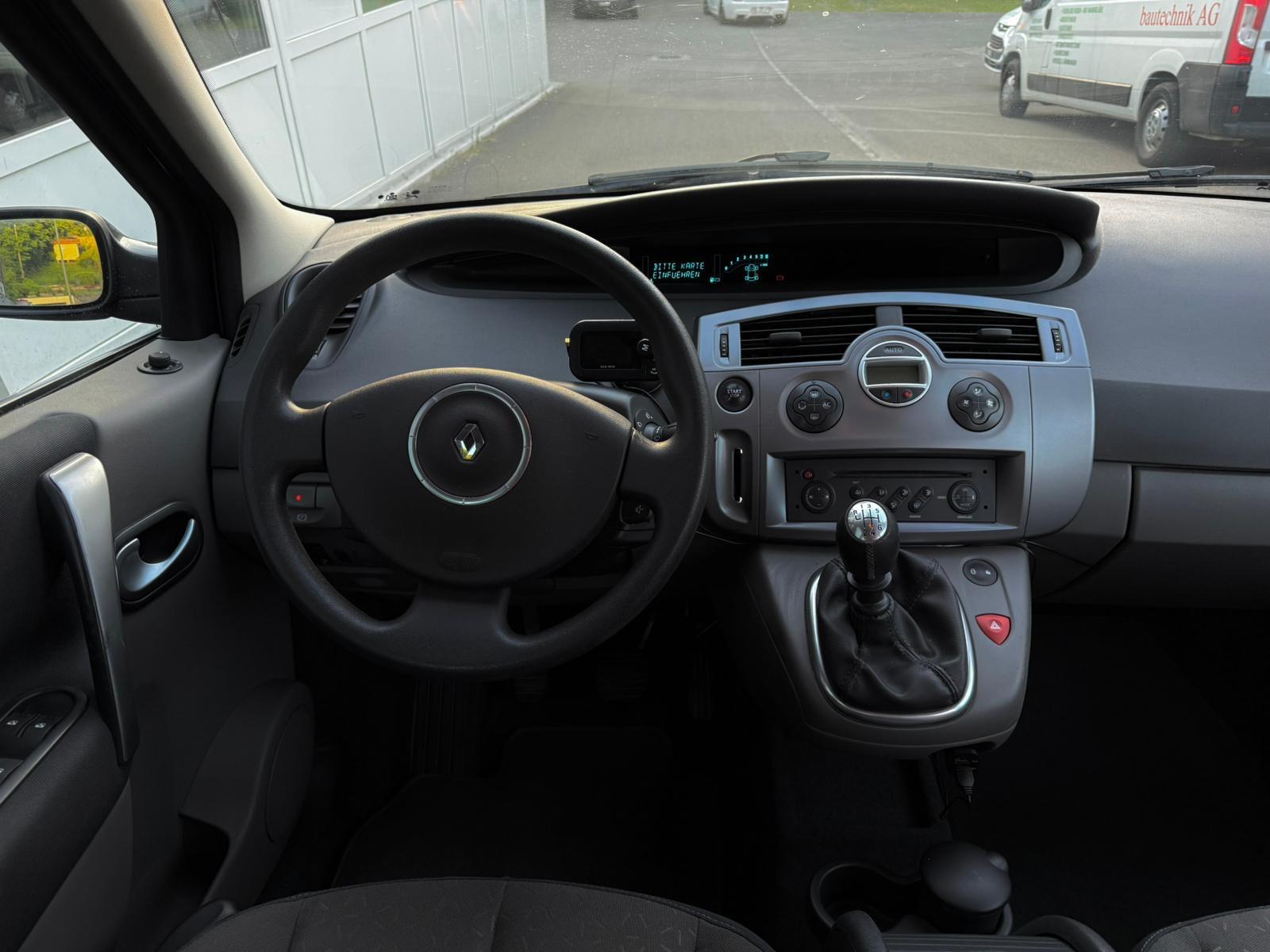 RENAULT Scénic 1.6 16V Fairway-image-9