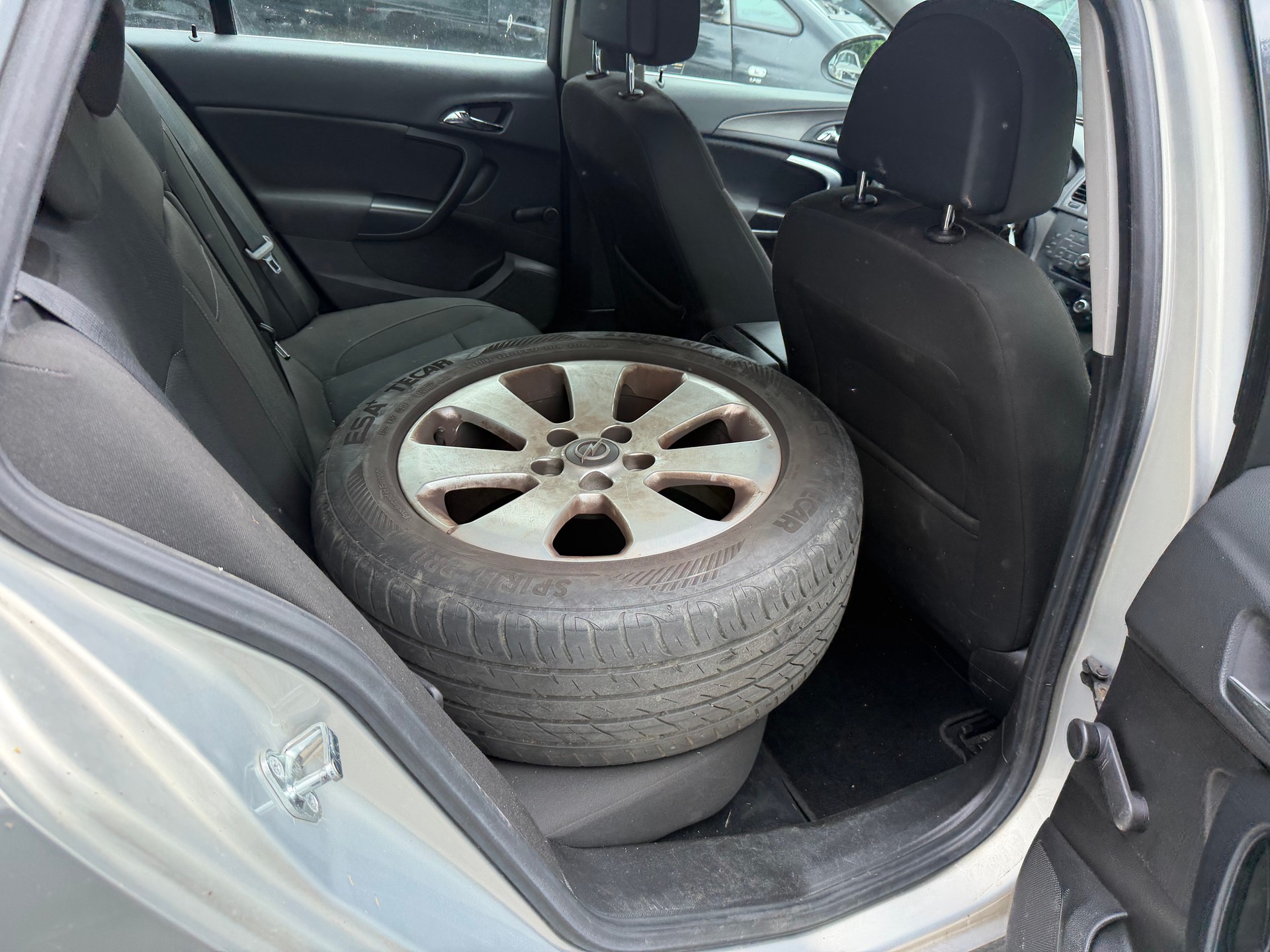 OPEL Insignia Sports Tourer 1.6 Turbo Cosmo-image-10