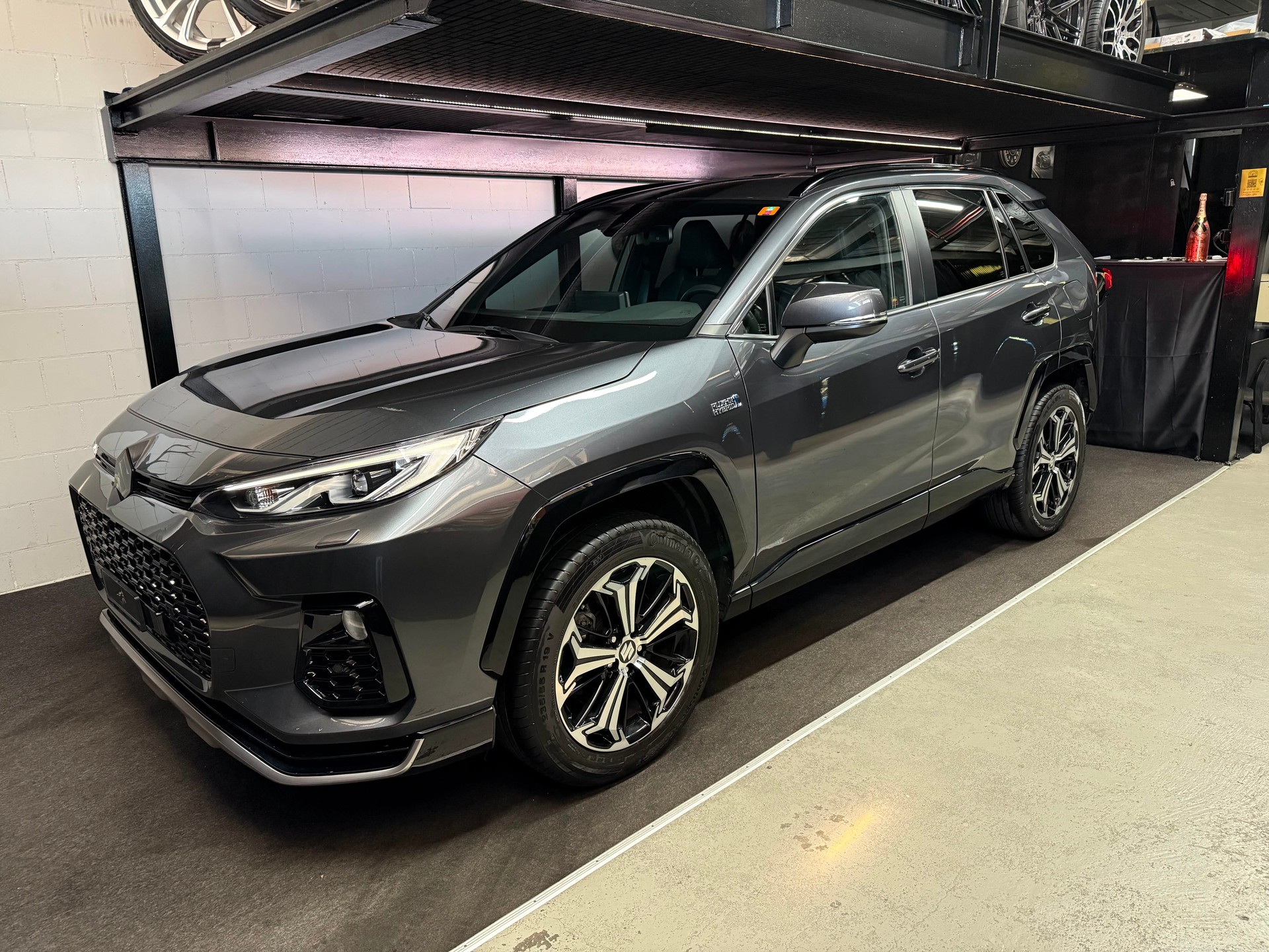 SUZUKI Across 2.5 Plug-in-Hybrid Compact Top E-CVT / TECHNOLOGIE TOYOTA RAV4 / Full Option