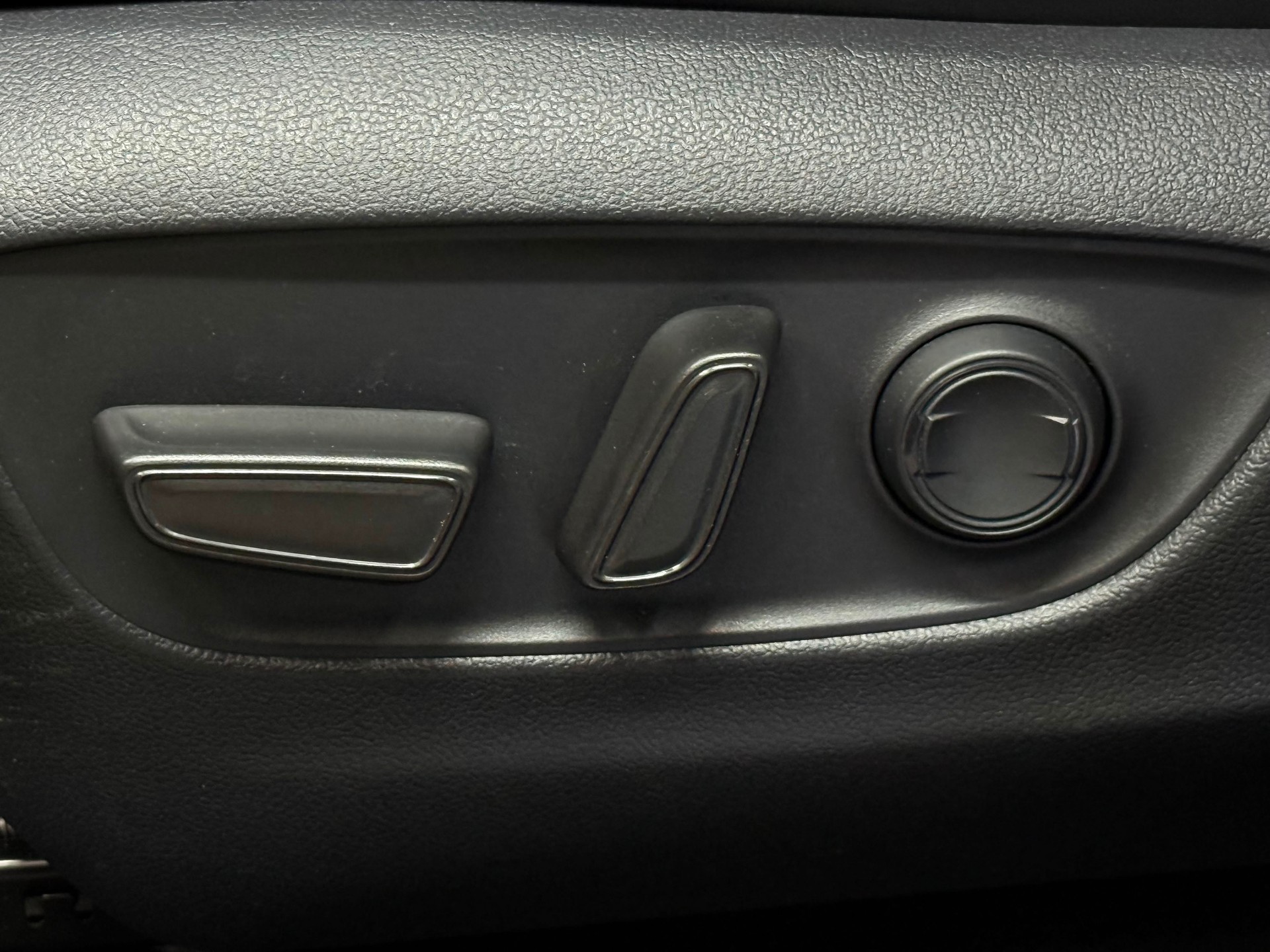 SUZUKI Across 2.5 Plug-in-Hybrid Compact Top E-CVT / TECHNOLOGIE TOYOTA RAV4 / Full Option-image-12