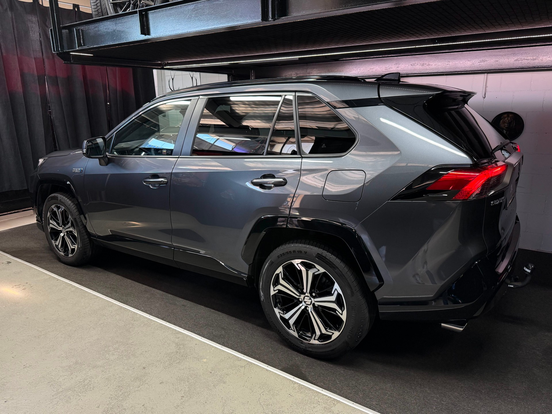 SUZUKI Across 2.5 Plug-in-Hybrid Compact Top E-CVT / TECHNOLOGIE TOYOTA RAV4 / Full Option-showroom-element-3