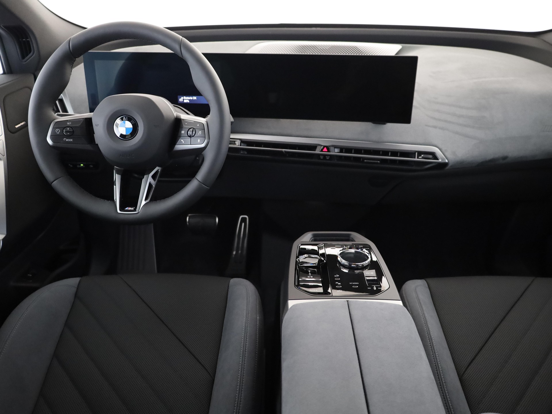 BMW iX xDrive60-image-18