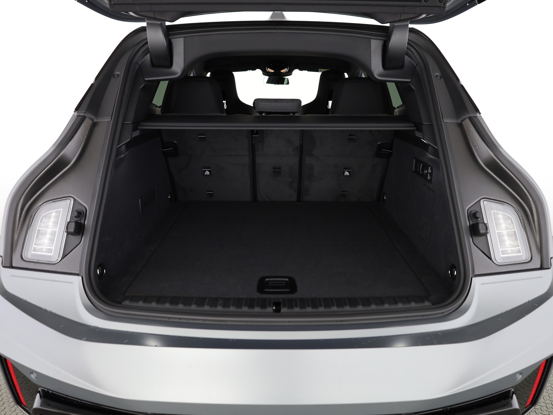 BMW iX xDrive60-image-6