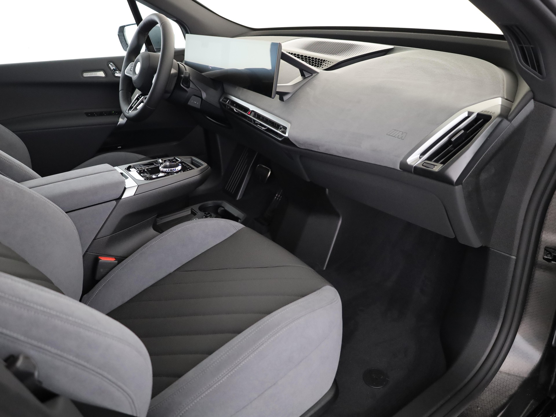 BMW iX xDrive60-image-14