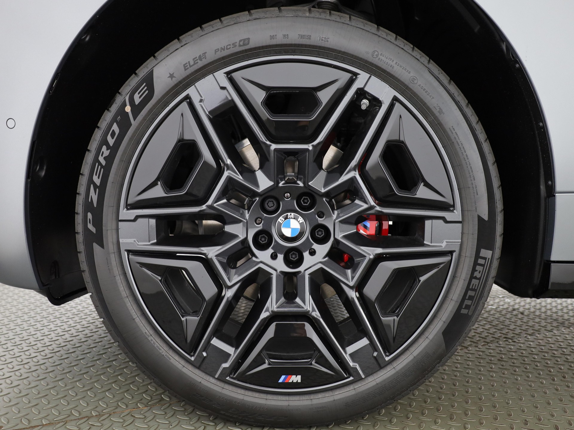 BMW iX xDrive60-image-22