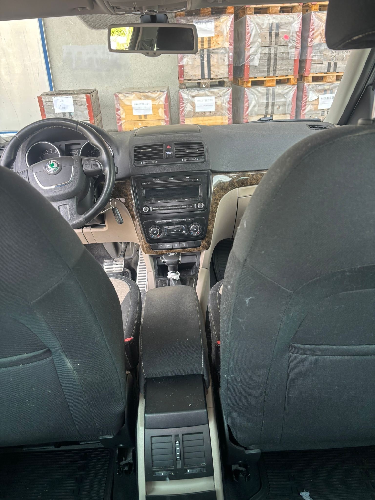 SKODA Yeti 2.0 TDI Experience 4x4 DSG-image-13