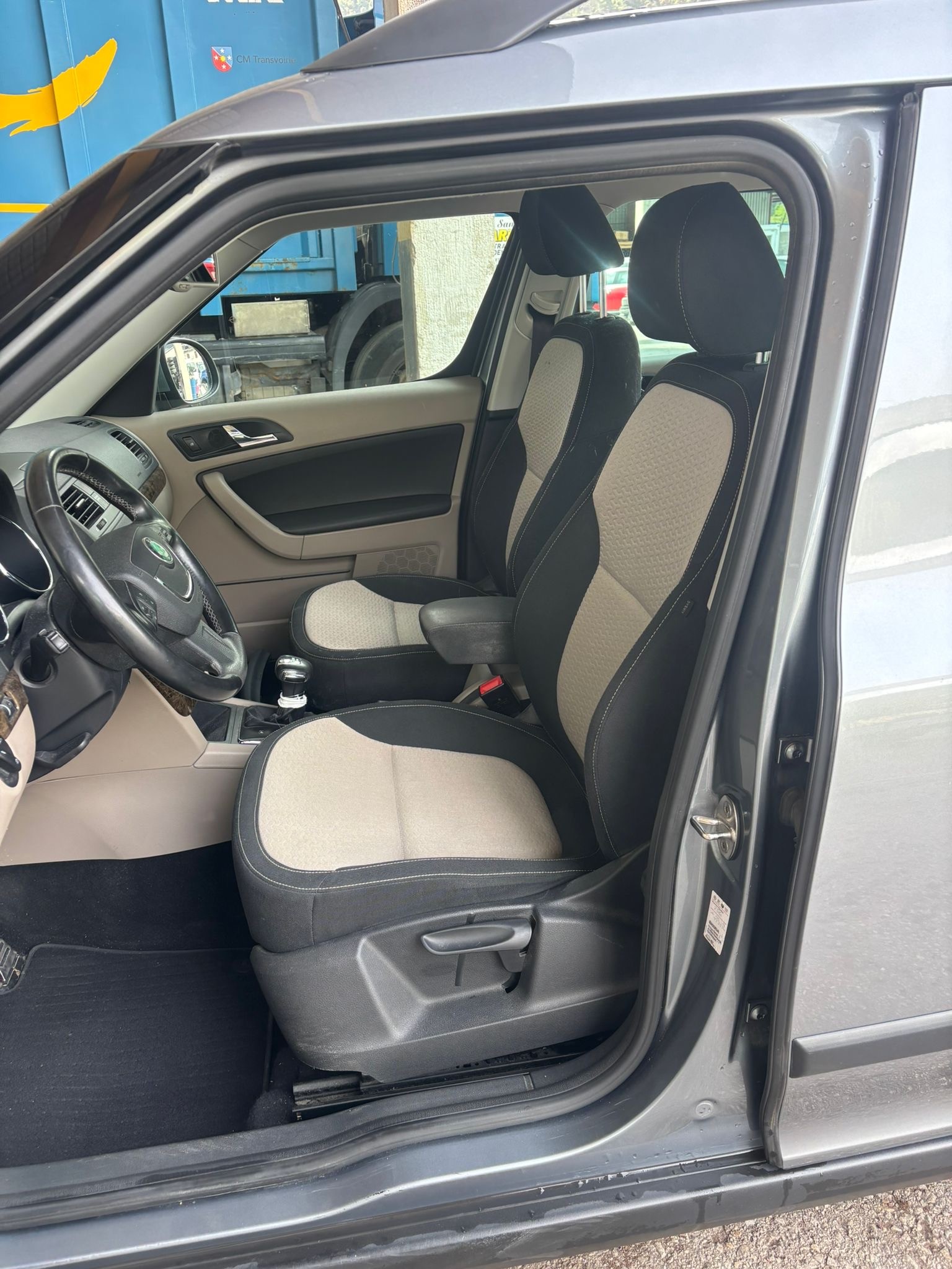 SKODA Yeti 2.0 TDI Experience 4x4 DSG-image-8