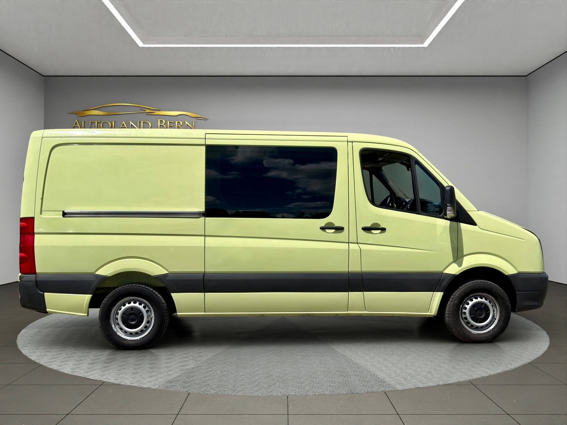 VW Crafter 35 2.0 TDI 5 Plätze, Navi + Kamera + AHK-image-3